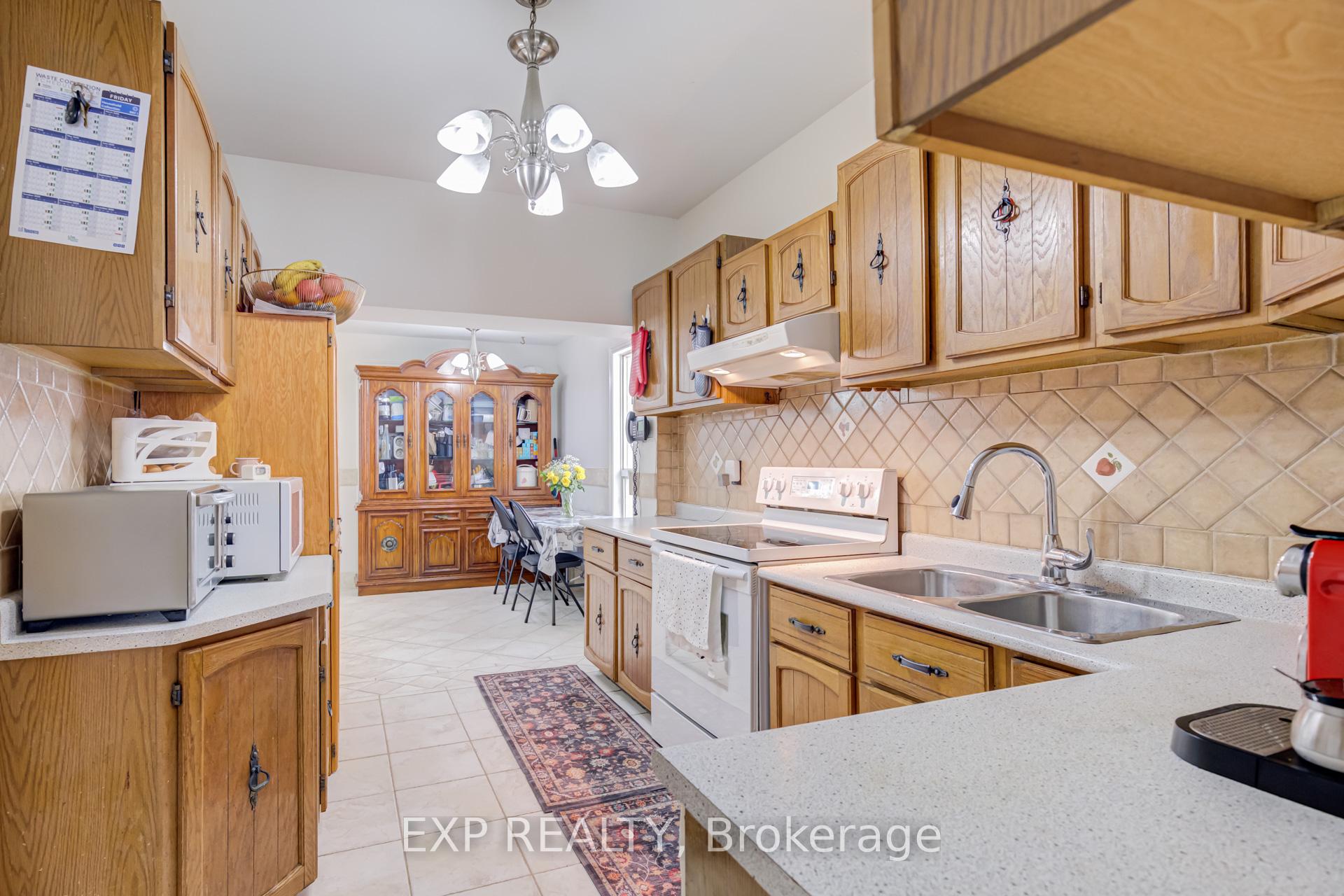 Photo 5 of 444 Maybank Avenue, Toronto, Junction Area — HOMEH