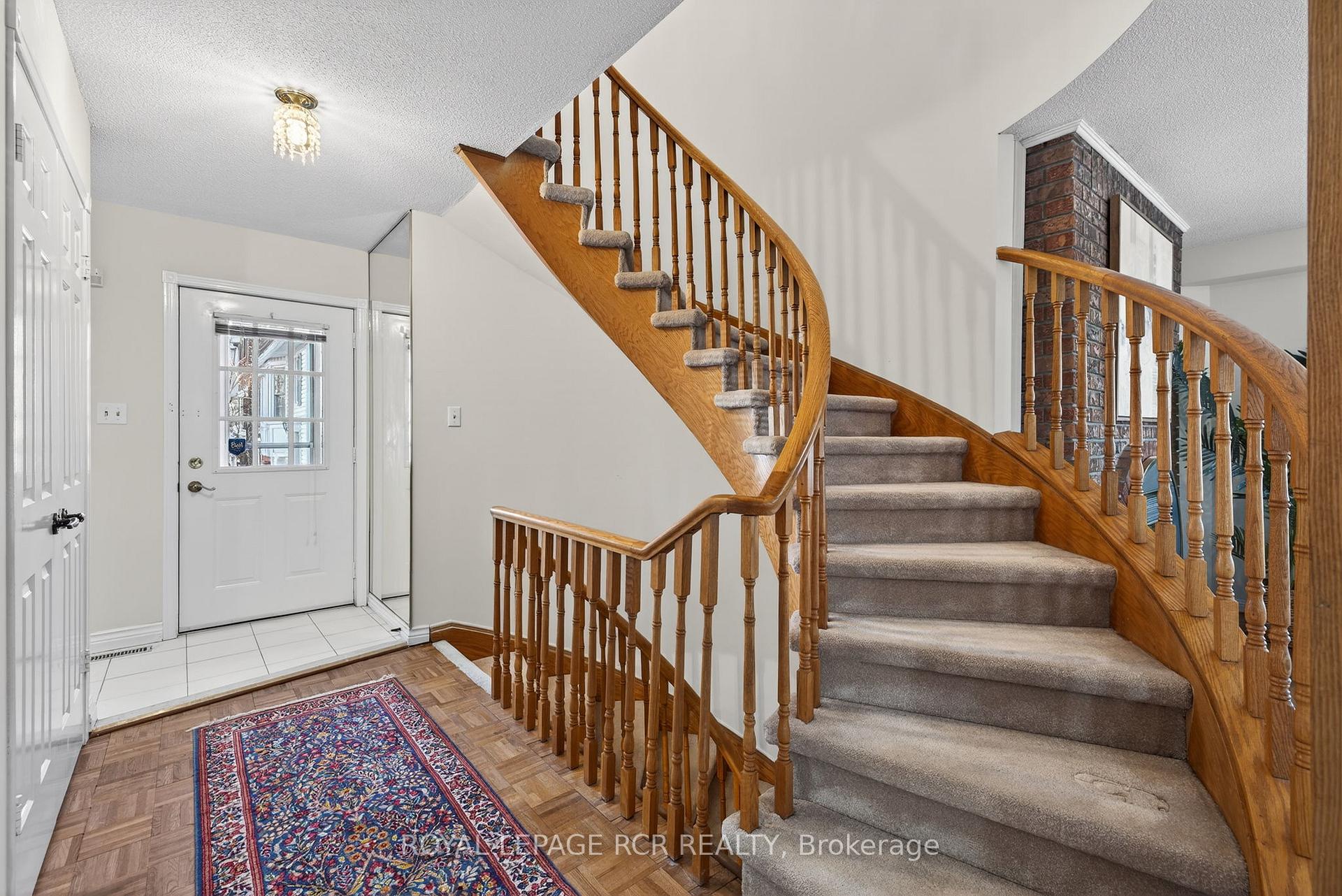Photo 6 of 68 Confederation Way, Markham, Thornhill — HOMEH