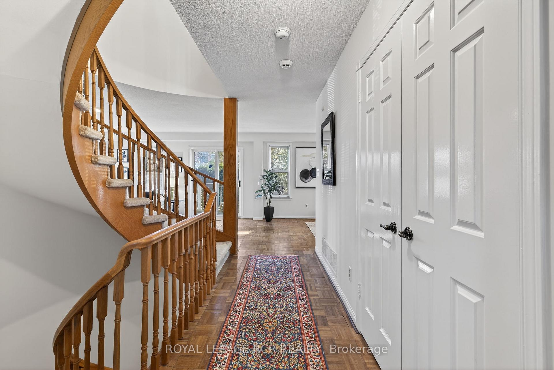 Photo 8 of 68 Confederation Way, Markham, Thornhill — HOMEH
