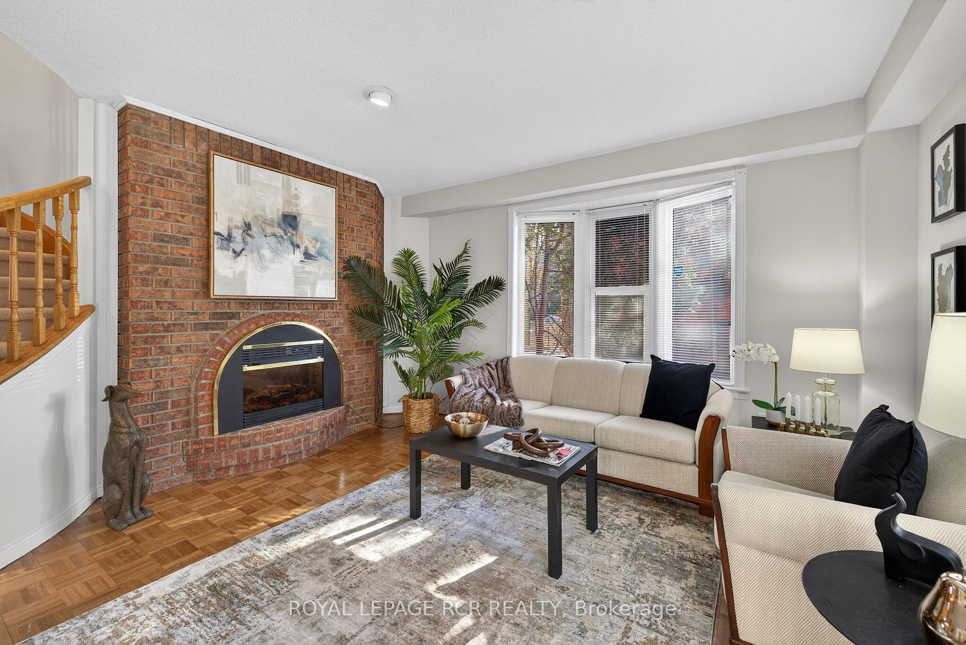 Photo 10 of 68 Confederation Way, Markham, Thornhill — HOMEH