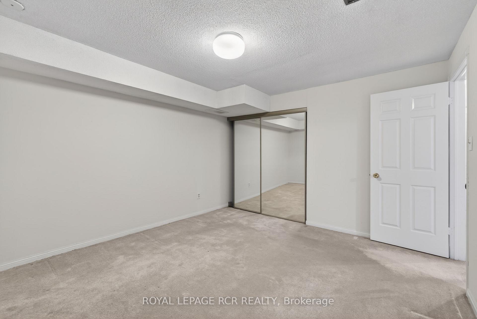 Photo 39 of 68 Confederation Way, Markham, Thornhill — HOMEH