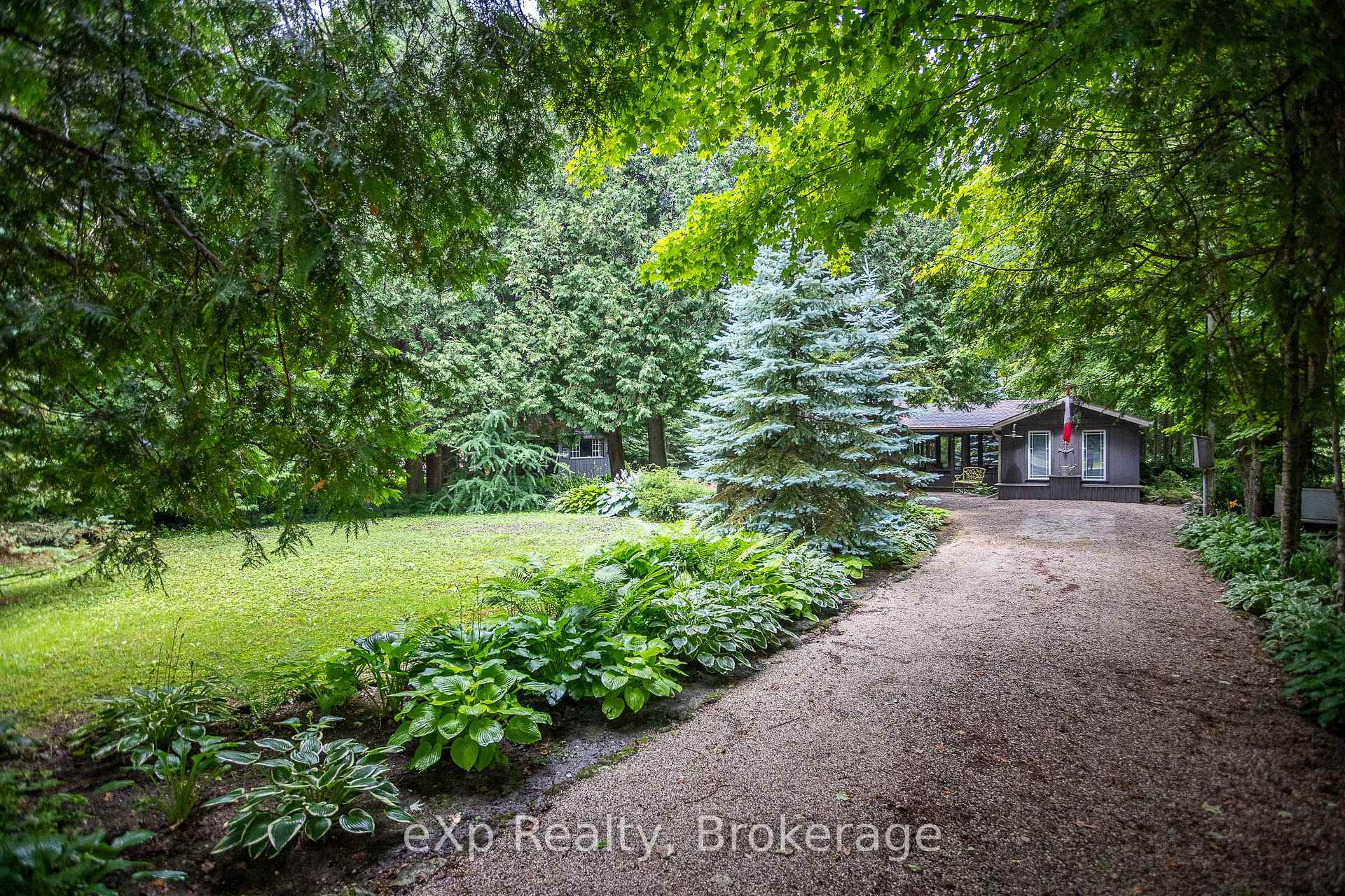 Photo 3 of 127 Paisley Drive, Chatsworth — HOMEH