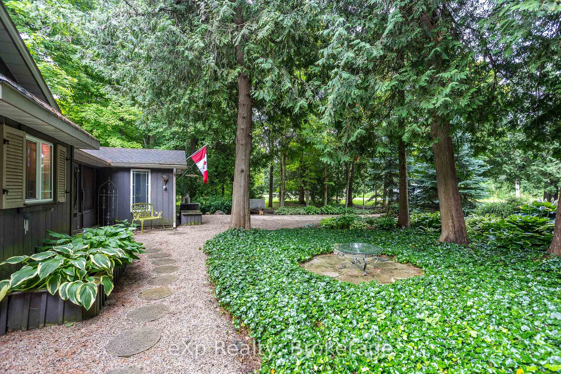 Photo 8 of 127 Paisley Drive, Chatsworth — HOMEH