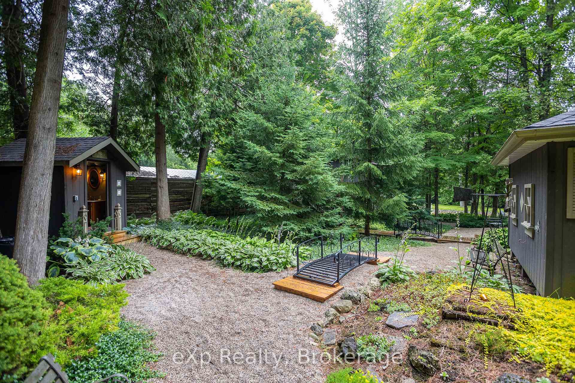 Photo 9 of 127 Paisley Drive, Chatsworth — HOMEH