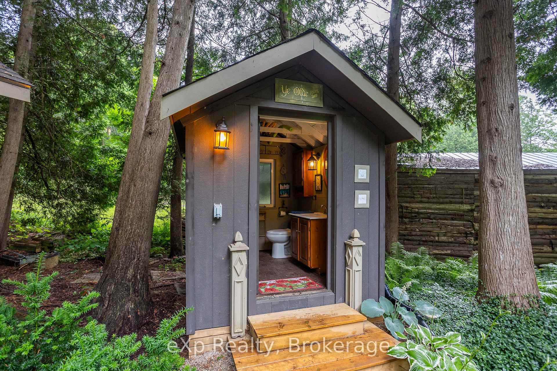 Photo 13 of 127 Paisley Drive, Chatsworth — HOMEH