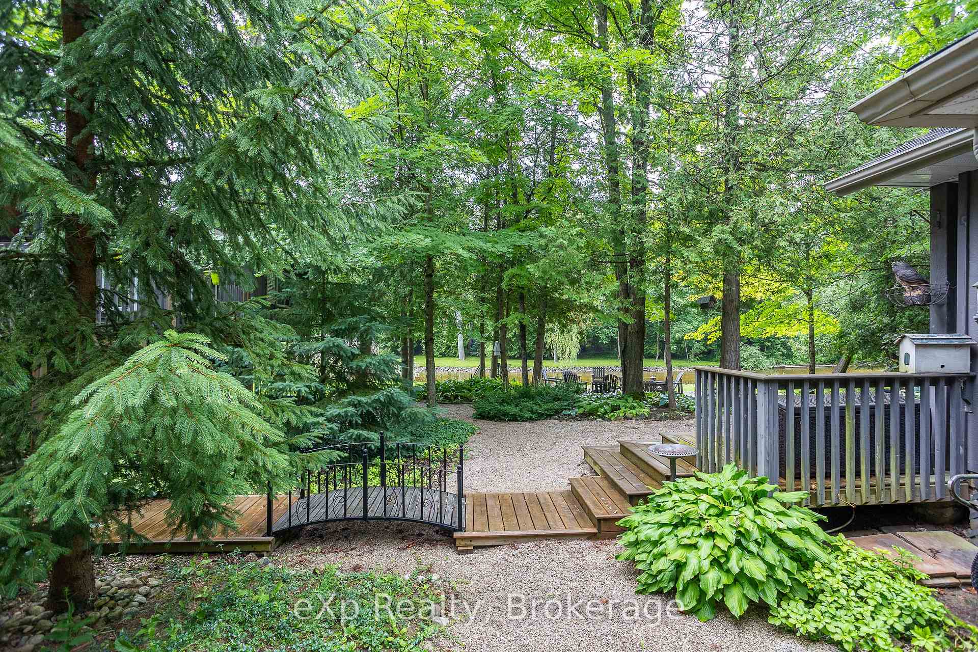 Photo 15 of 127 Paisley Drive, Chatsworth — HOMEH