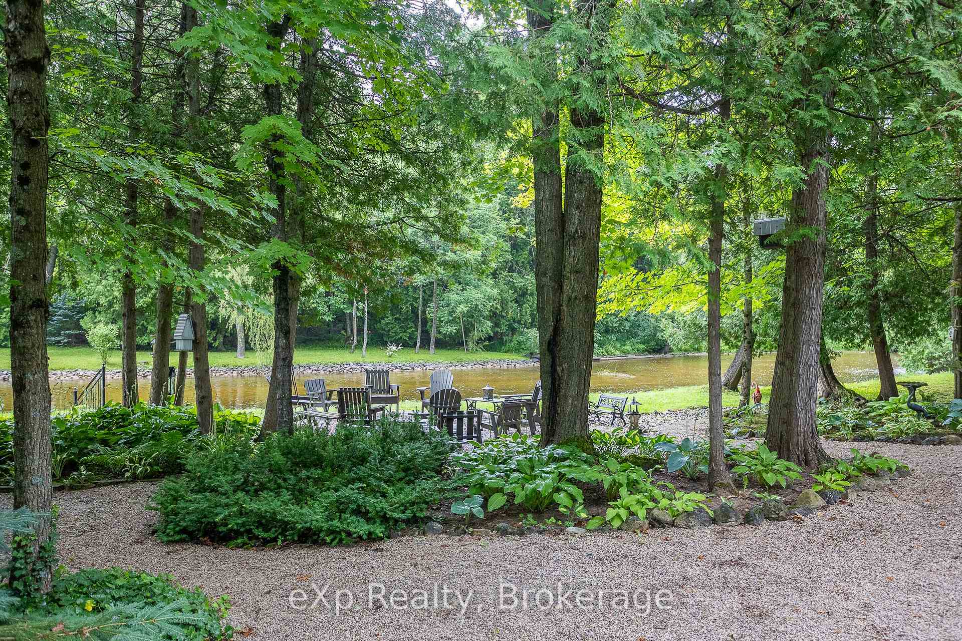 Photo 18 of 127 Paisley Drive, Chatsworth — HOMEH