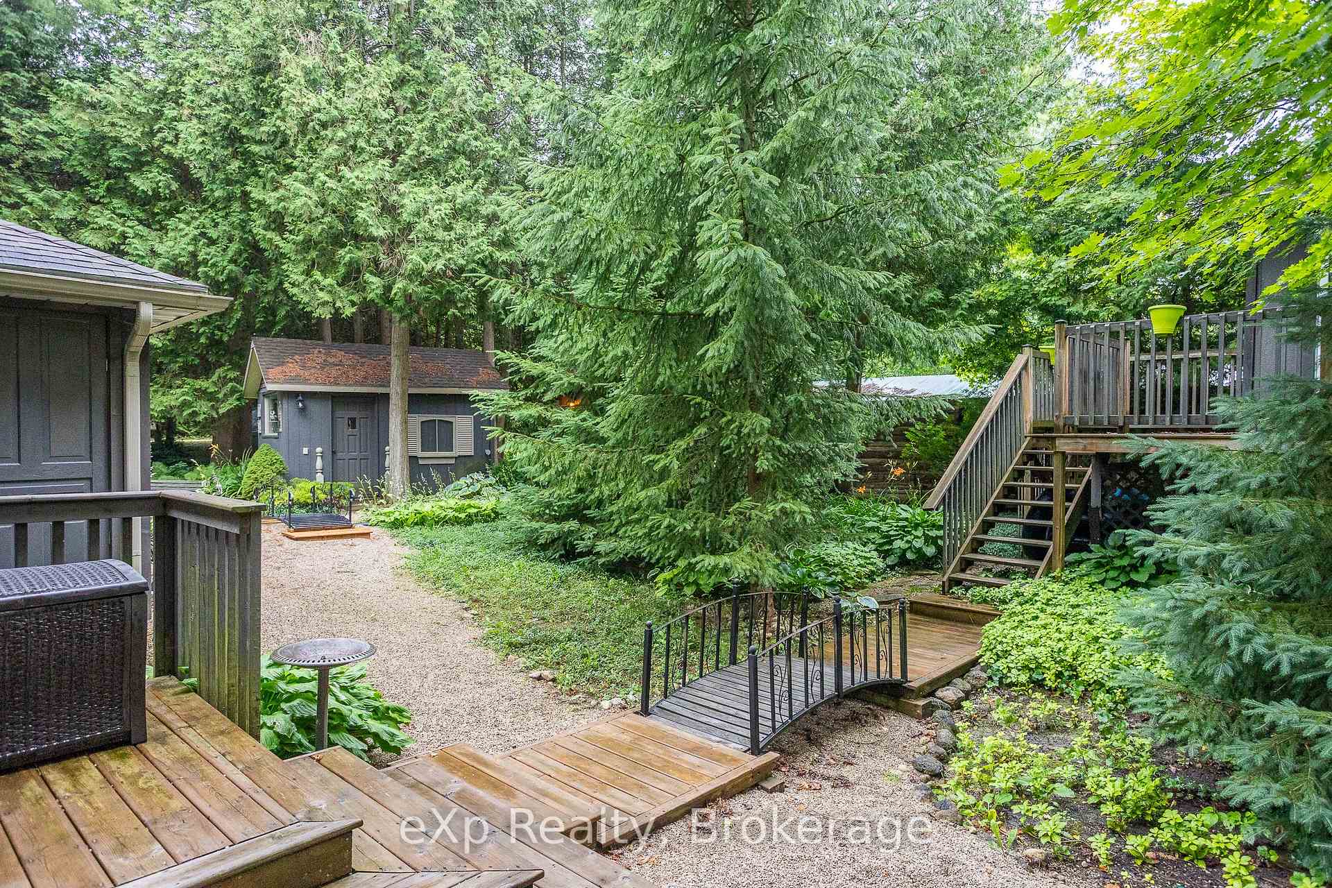 Photo 22 of 127 Paisley Drive, Chatsworth — HOMEH