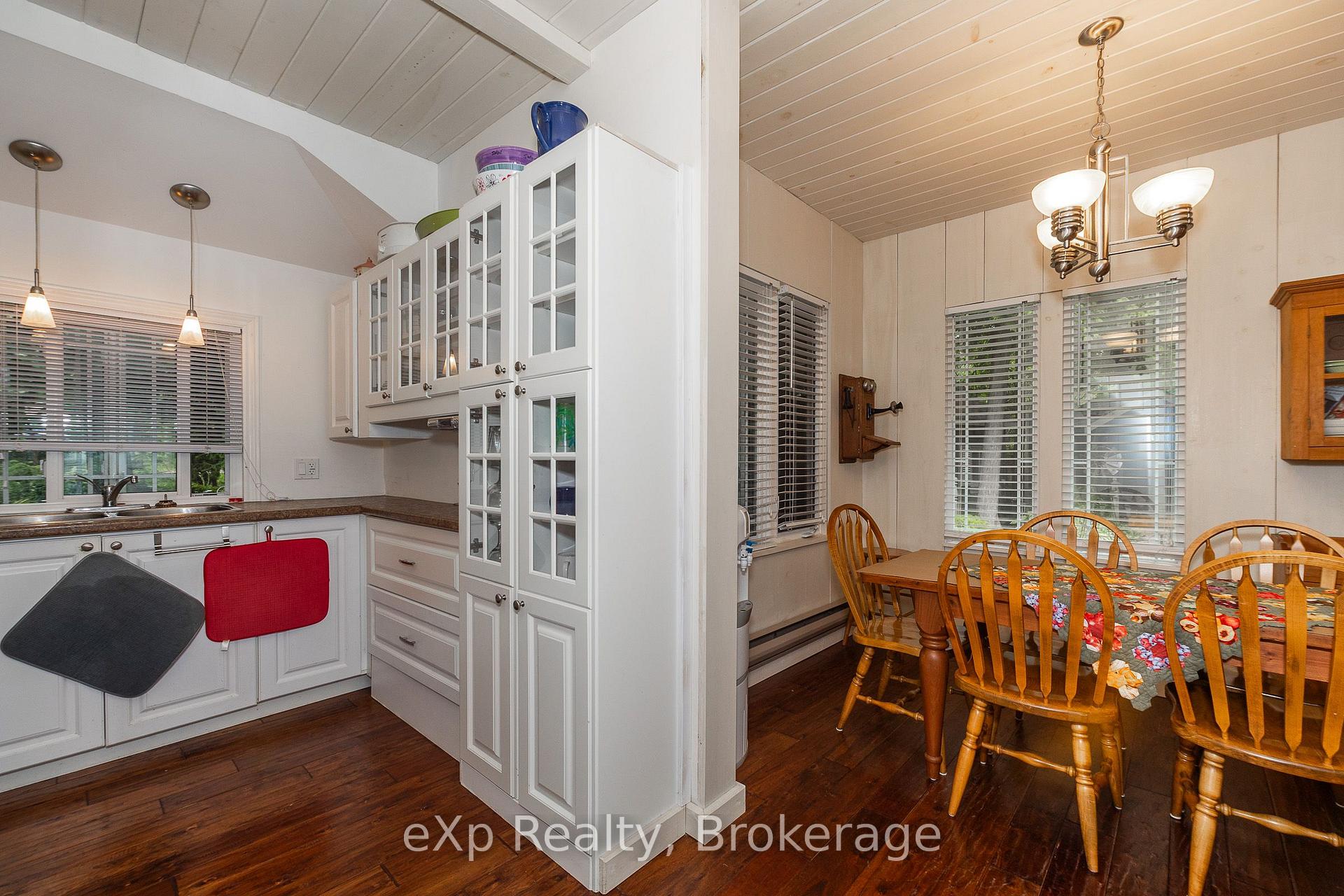 Photo 39 of 127 Paisley Drive, Chatsworth — HOMEH
