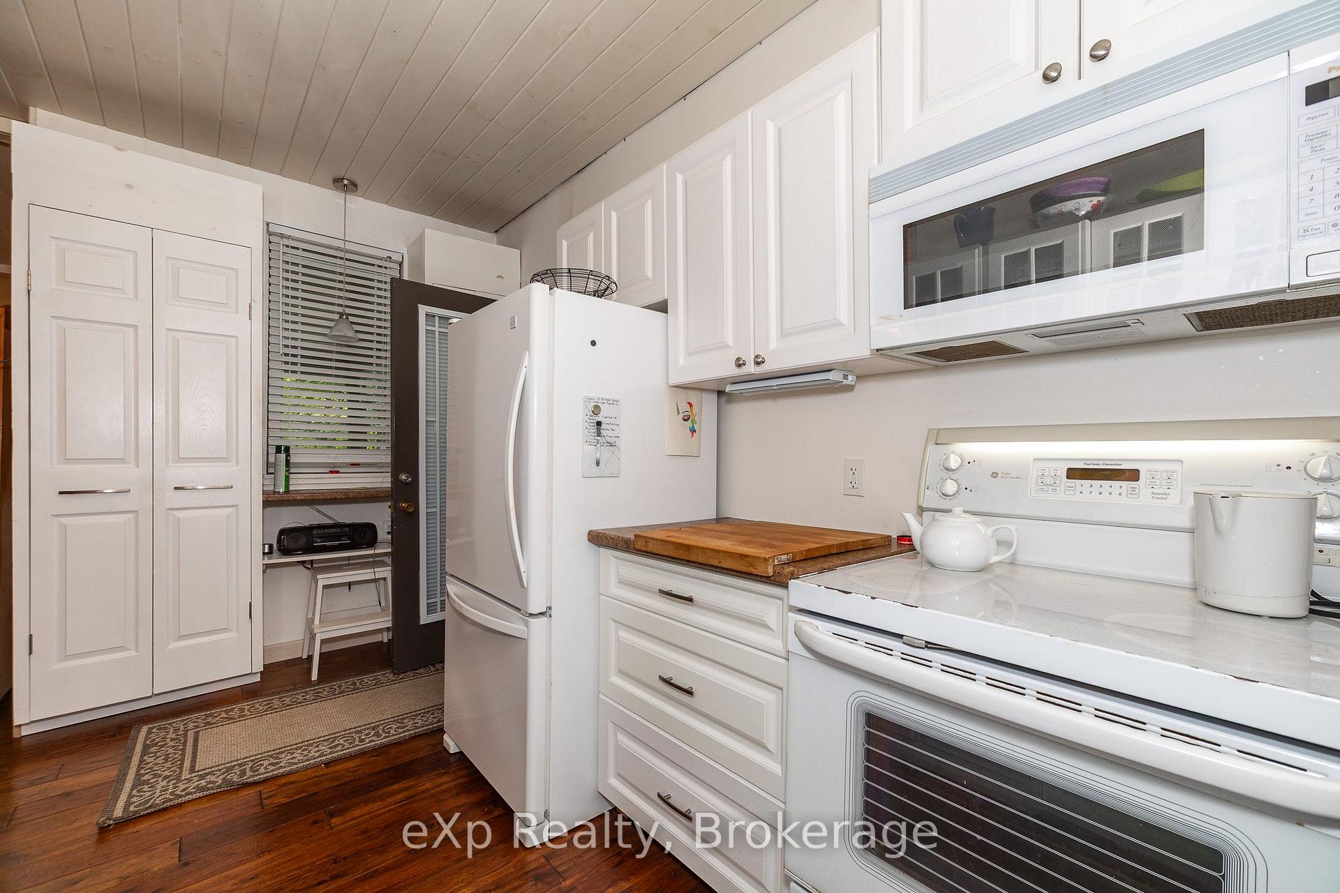Photo 41 of 127 Paisley Drive, Chatsworth — HOMEH
