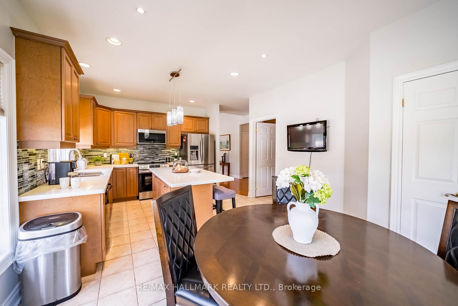 Photo 23 of Unit 125, 10 Vardon Gate, Whitchurch-Stouffville, Ballantrae — HOMEH