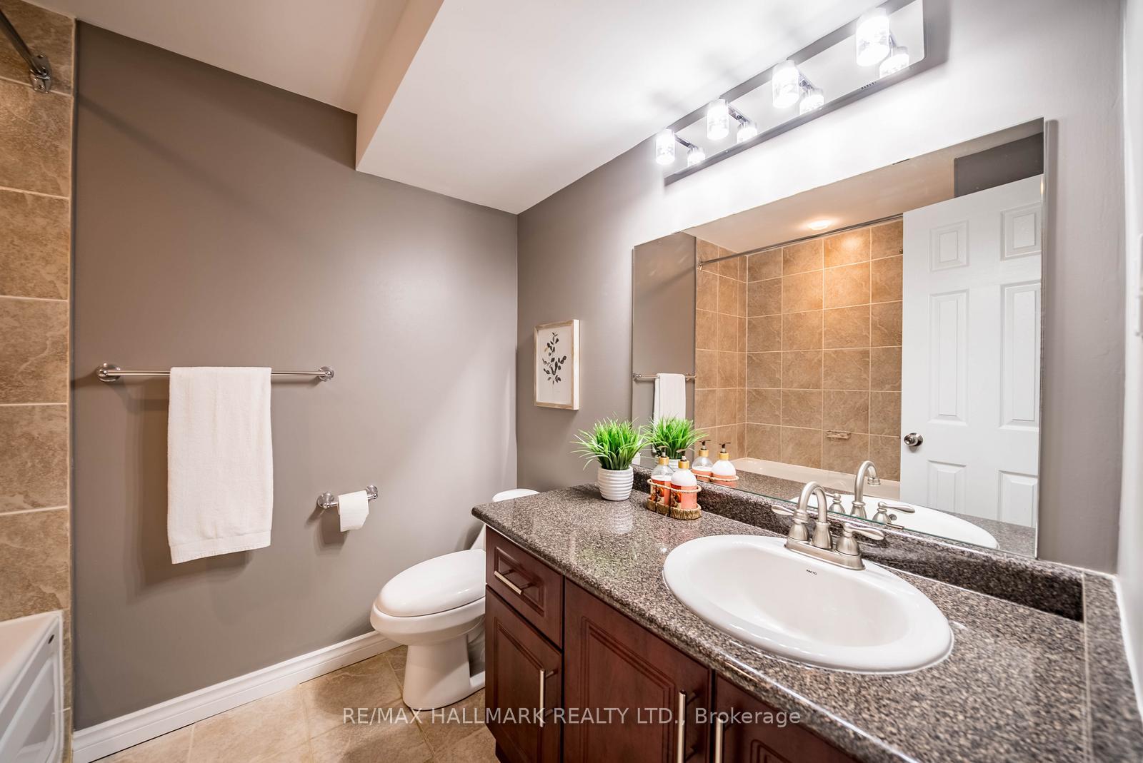 Photo 35 of Unit 125, 10 Vardon Gate, Whitchurch-Stouffville, Ballantrae — HOMEH