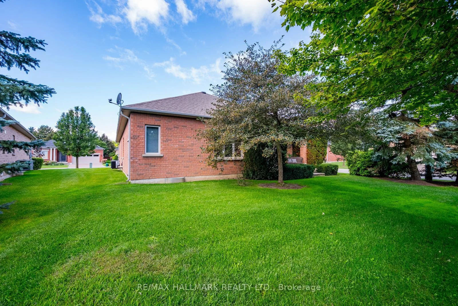 Photo 52 of Unit 125, 10 Vardon Gate, Whitchurch-Stouffville, Ballantrae — HOMEH