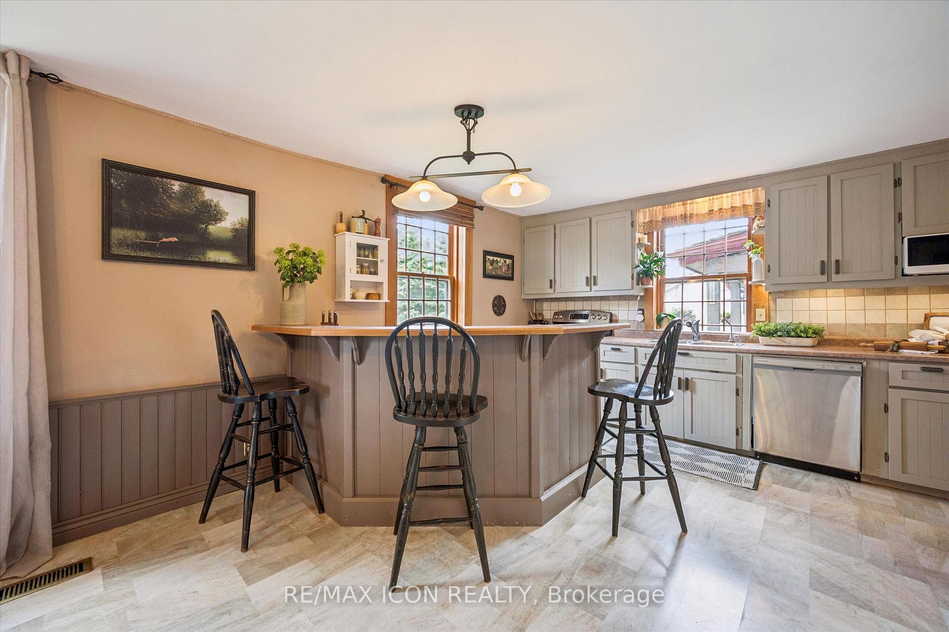Photo 10 of 630 Robert Ferrie Drive, Kitchener, Doon South — HOMEH