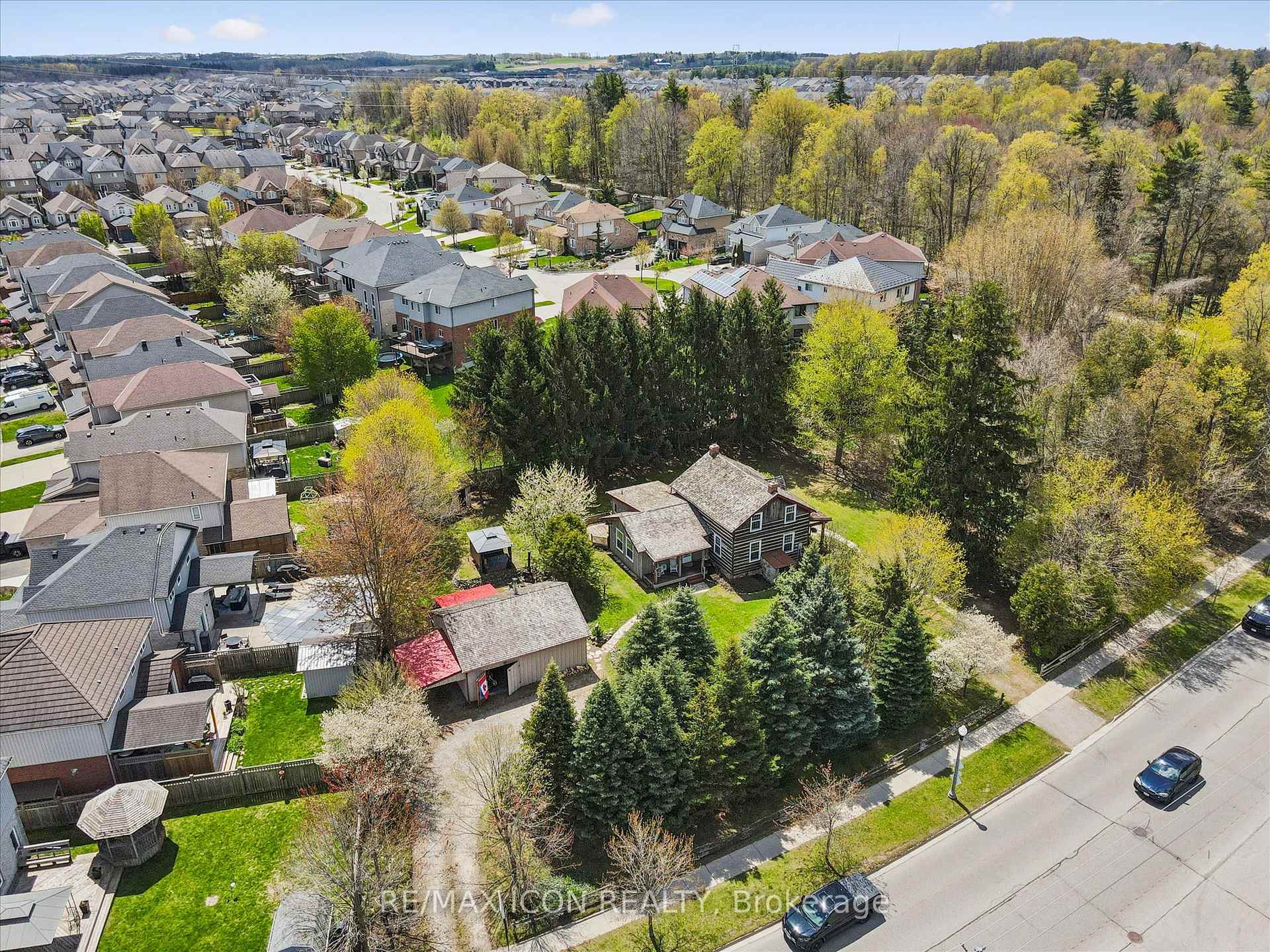 Photo 32 of 630 Robert Ferrie Drive, Kitchener, Doon South — HOMEH