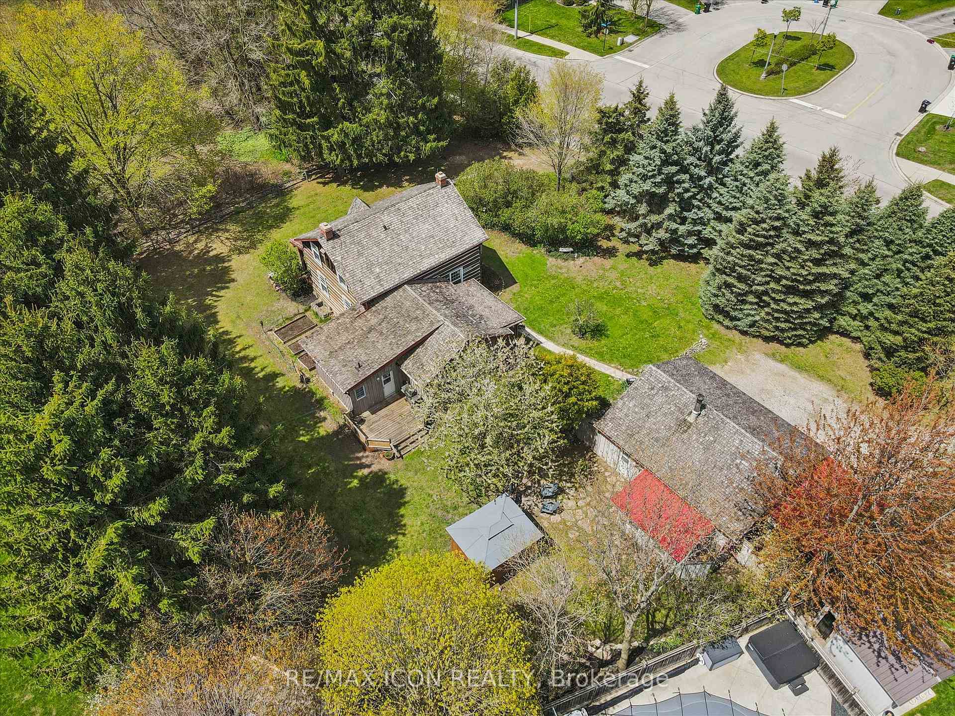 Photo 36 of 630 Robert Ferrie Drive, Kitchener, Doon South — HOMEH