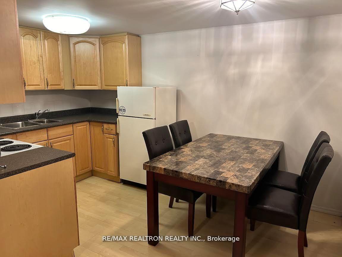Photo 5 of Unit LL, 22 Gormley Avenue, Toronto, Yonge-St. Clair — HOMEH
