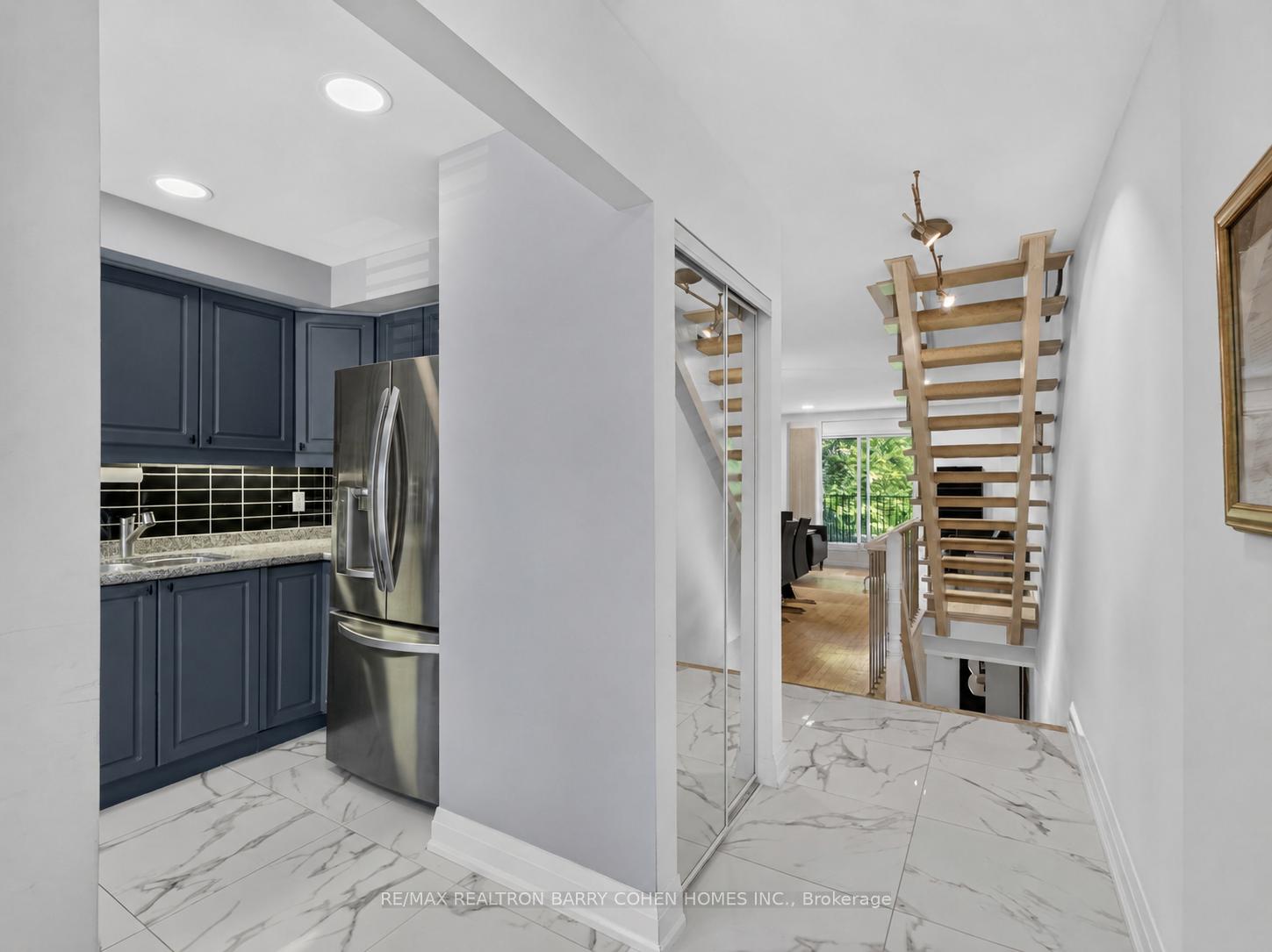 Photo 6 of 21 Birchbank Lane, North York, Banbury-Don Mills — HOMEH