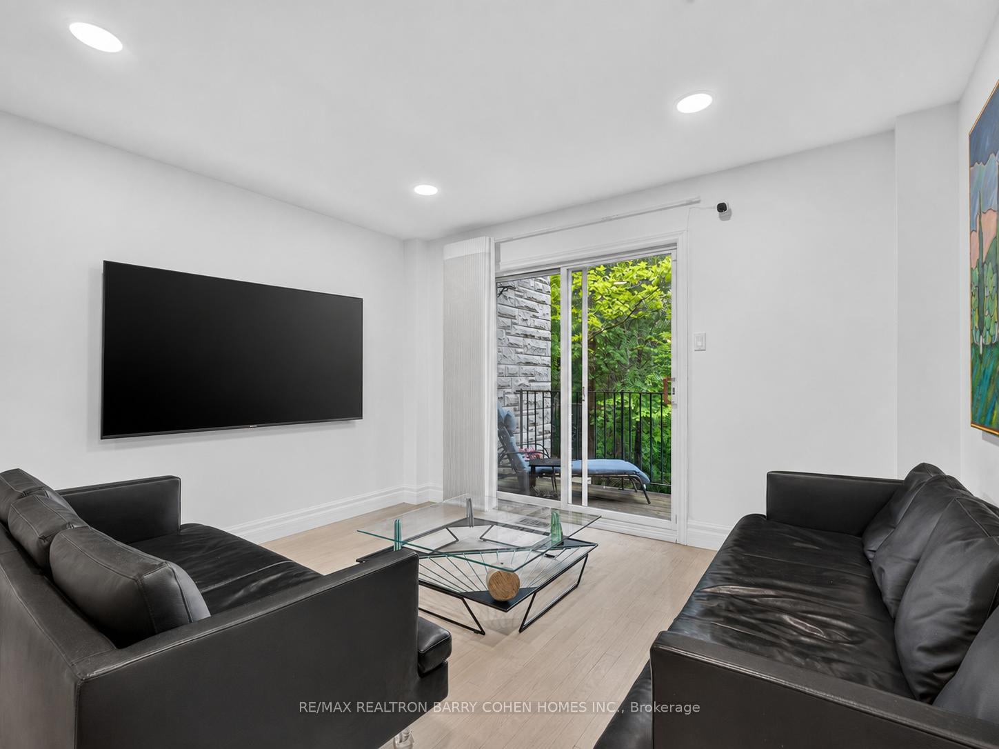 Photo 9 of 21 Birchbank Lane, North York, Banbury-Don Mills — HOMEH
