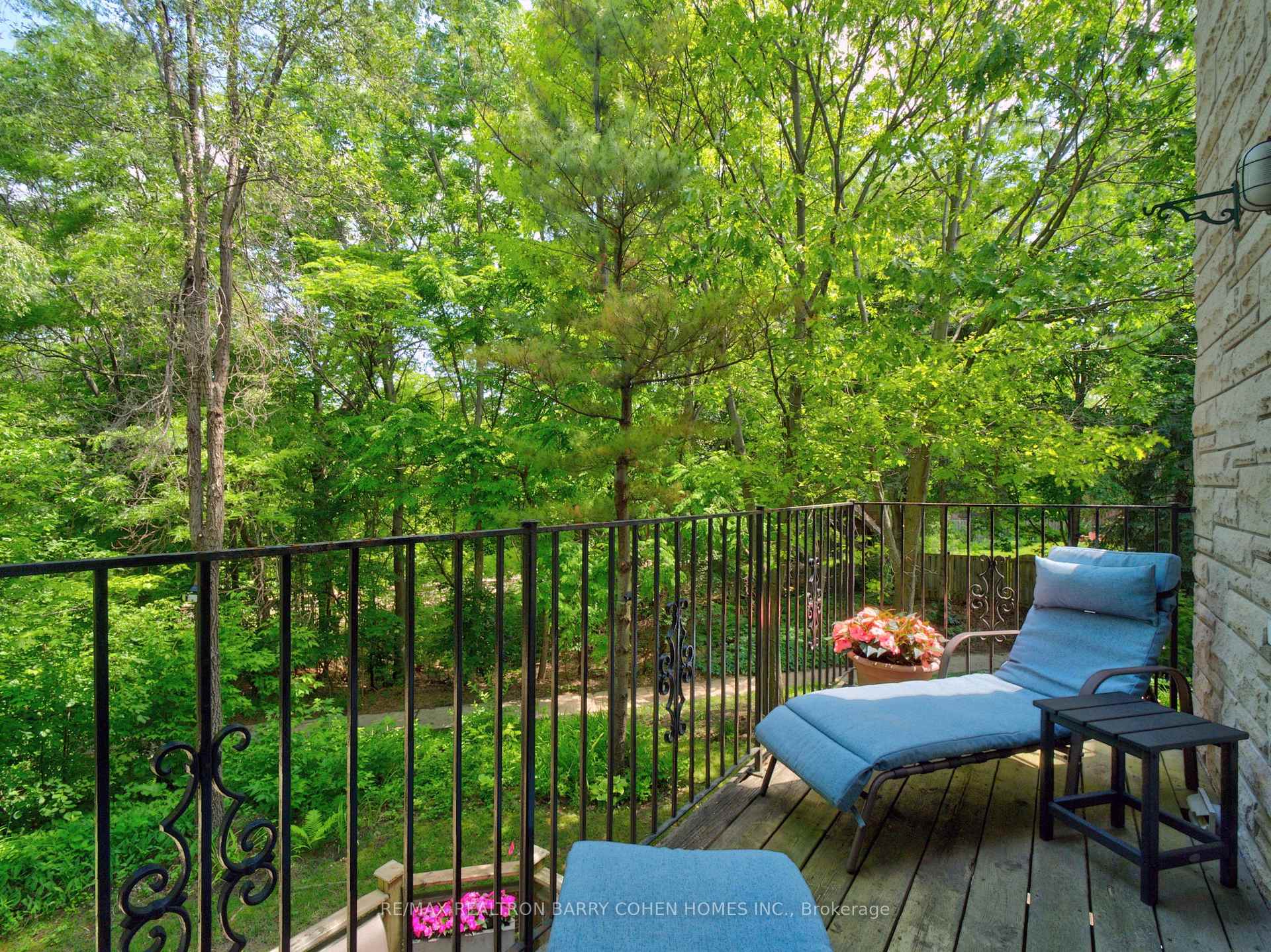 Photo 10 of 21 Birchbank Lane, North York, Banbury-Don Mills — HOMEH