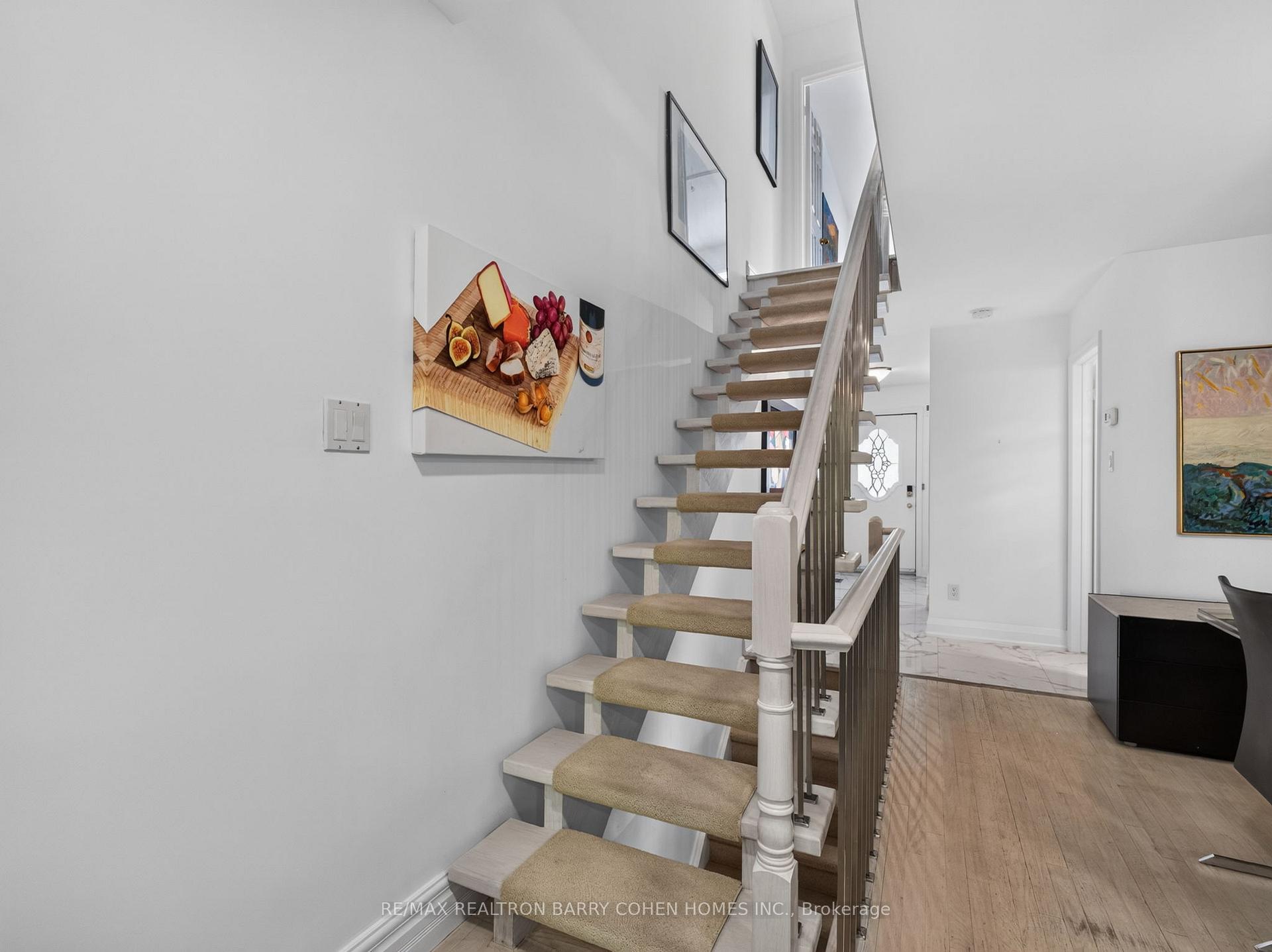 Photo 12 of 21 Birchbank Lane, North York, Banbury-Don Mills — HOMEH
