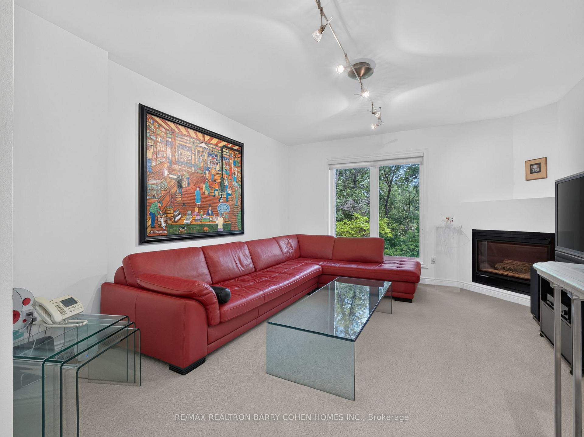 Photo 13 of 21 Birchbank Lane, North York, Banbury-Don Mills — HOMEH