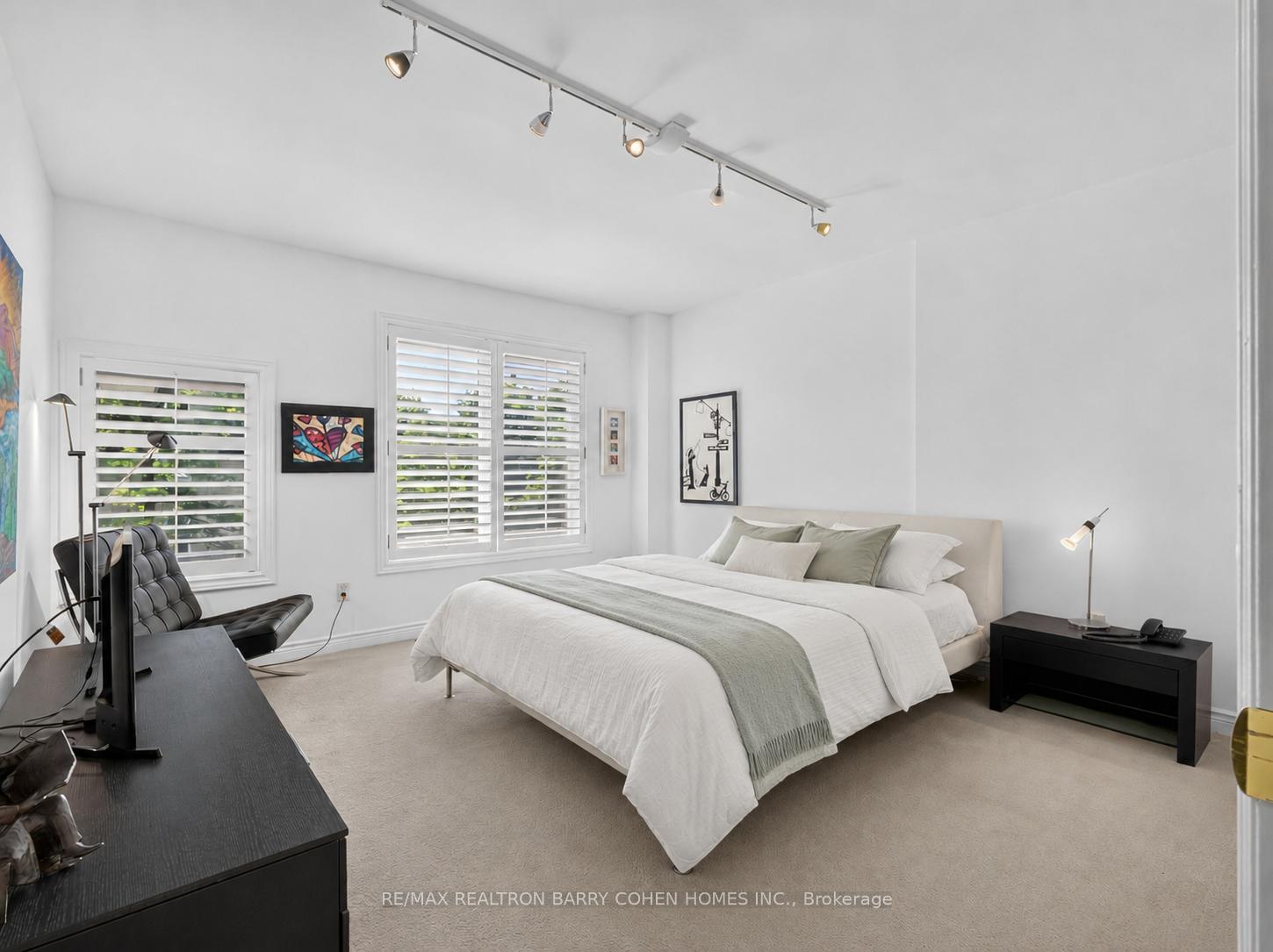 Photo 14 of 21 Birchbank Lane, North York, Banbury-Don Mills — HOMEH