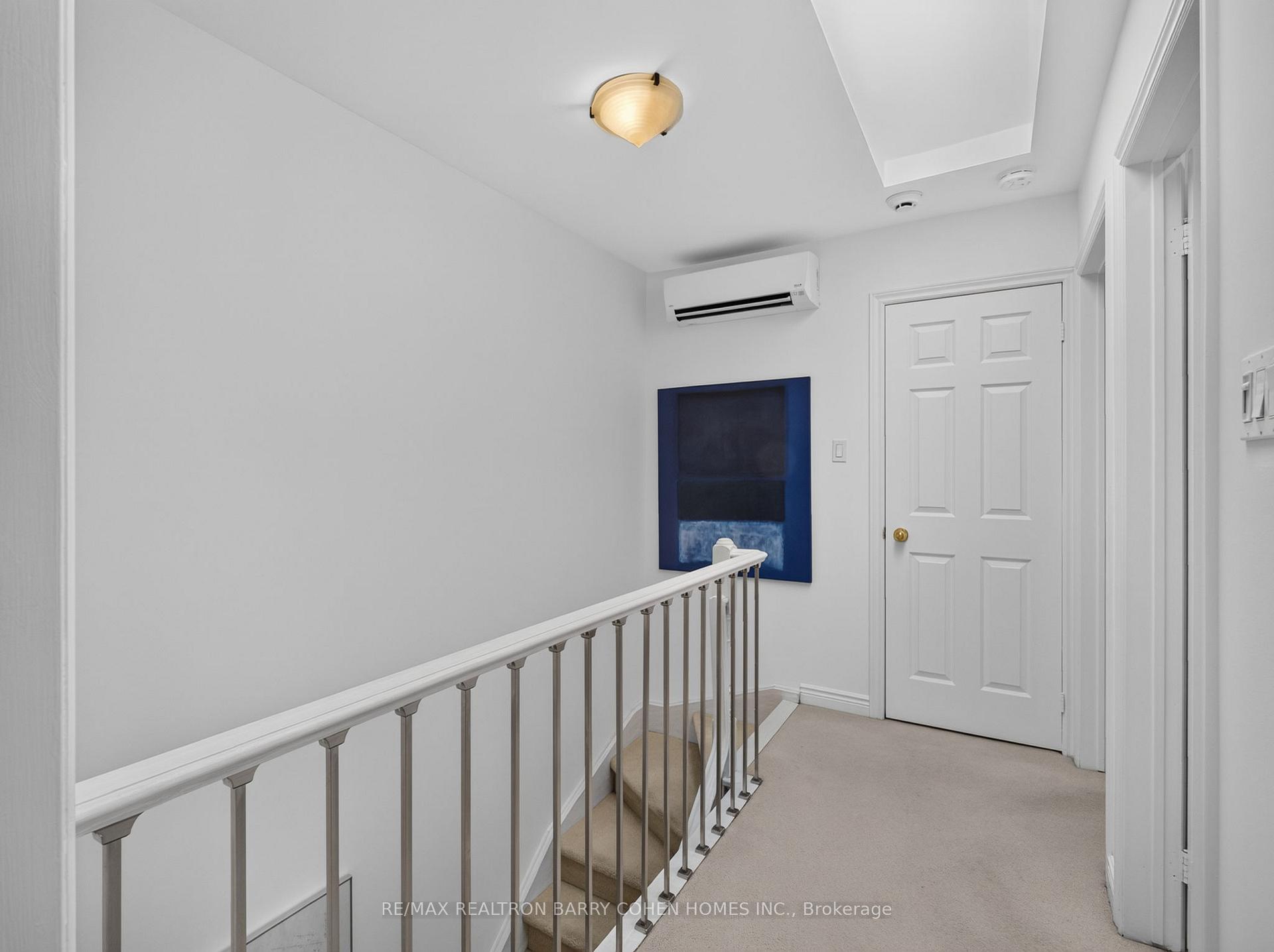 Photo 16 of 21 Birchbank Lane, North York, Banbury-Don Mills — HOMEH