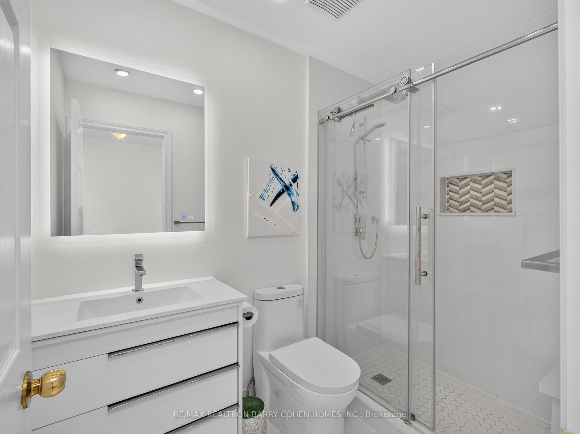 Photo 19 of 21 Birchbank Lane, North York, Banbury-Don Mills — HOMEH
