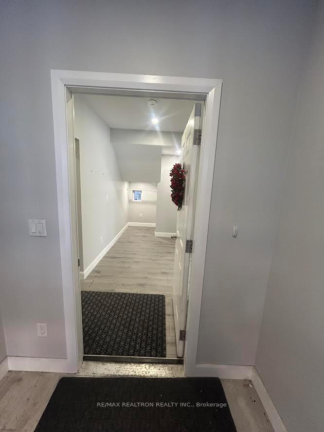 Photo 3 of Unit Main, 485 Oriole Parkway, Toronto, Yonge-Eglinton — HOMEH