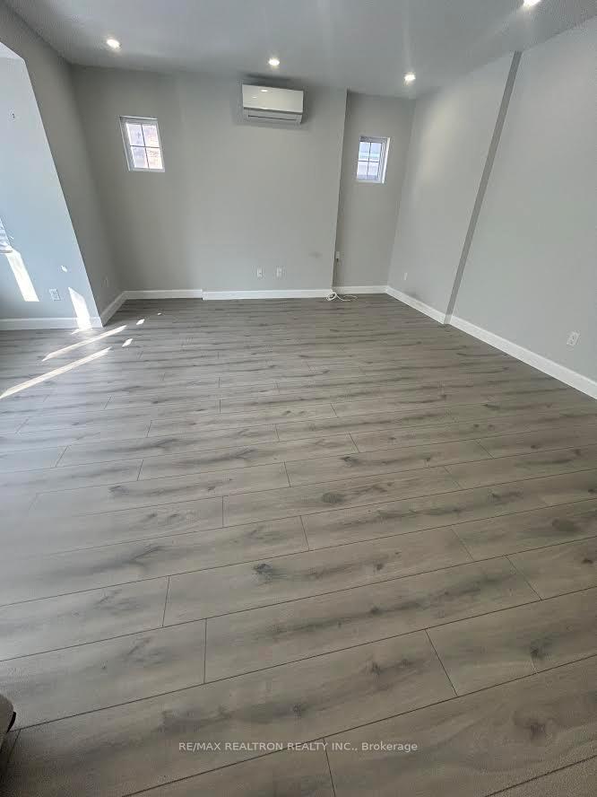 Photo 5 of Unit Main, 485 Oriole Parkway, Toronto, Yonge-Eglinton — HOMEH
