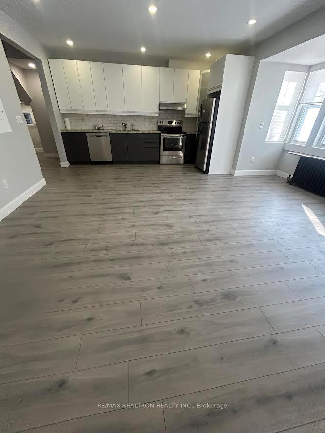 Photo 6 of Unit Main, 485 Oriole Parkway, Toronto, Yonge-Eglinton — HOMEH