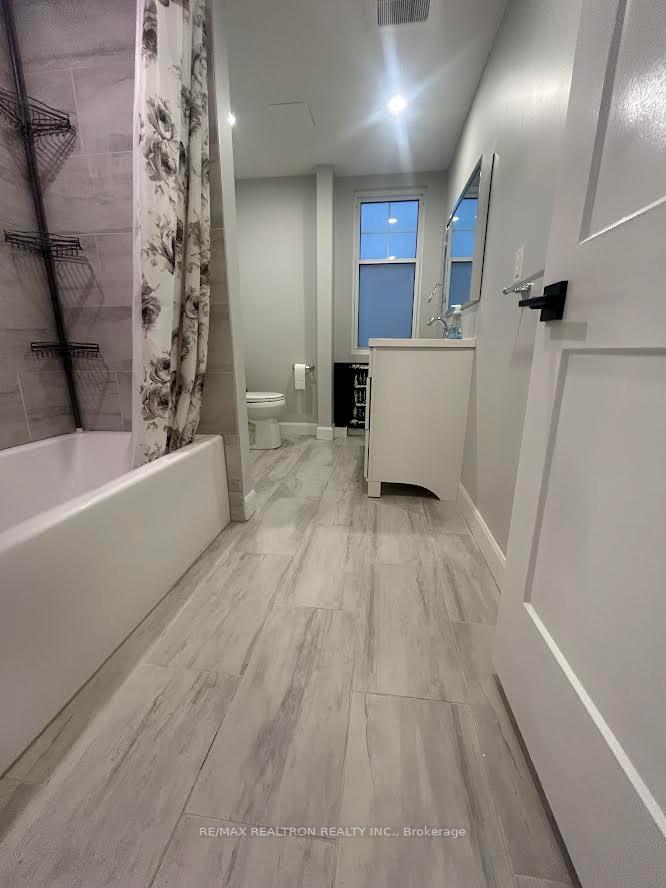 Photo 10 of Unit Main, 485 Oriole Parkway, Toronto, Yonge-Eglinton — HOMEH