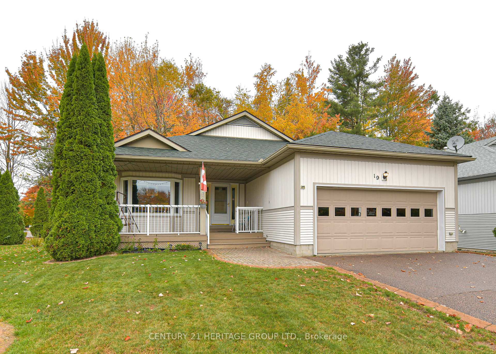 Photo 2 of 19 Springwood Crescent, Gravenhurst, Wood (Gravenhurst) — HOMEH