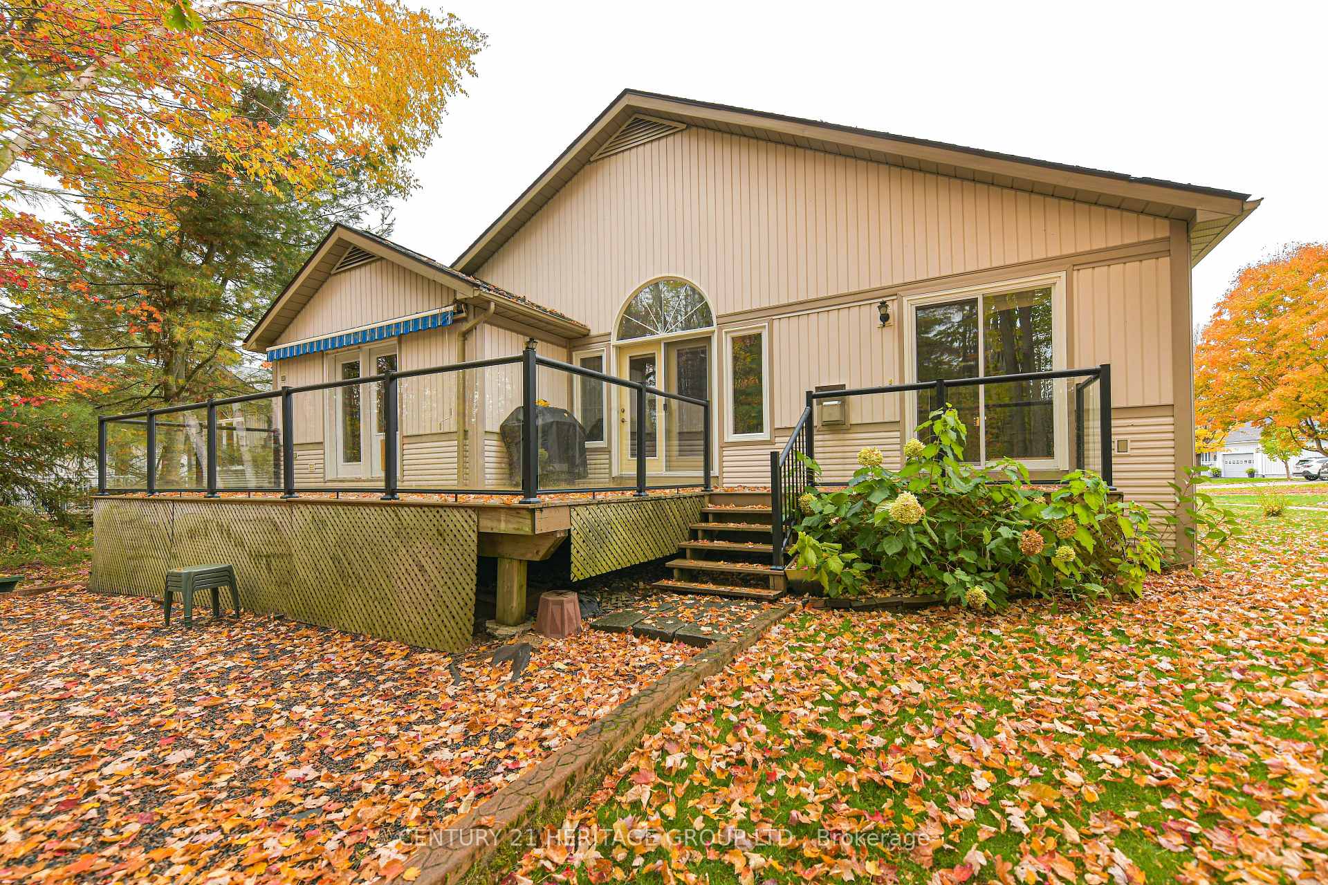Photo 4 of 19 Springwood Crescent, Gravenhurst, Wood (Gravenhurst) — HOMEH