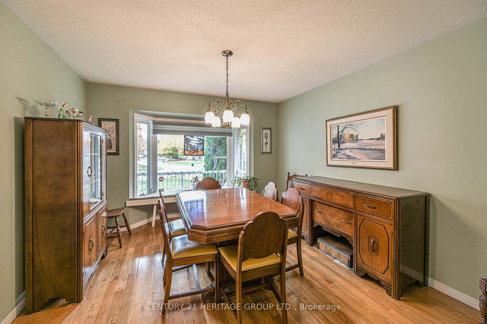Photo 10 of 19 Springwood Crescent, Gravenhurst, Wood (Gravenhurst) — HOMEH