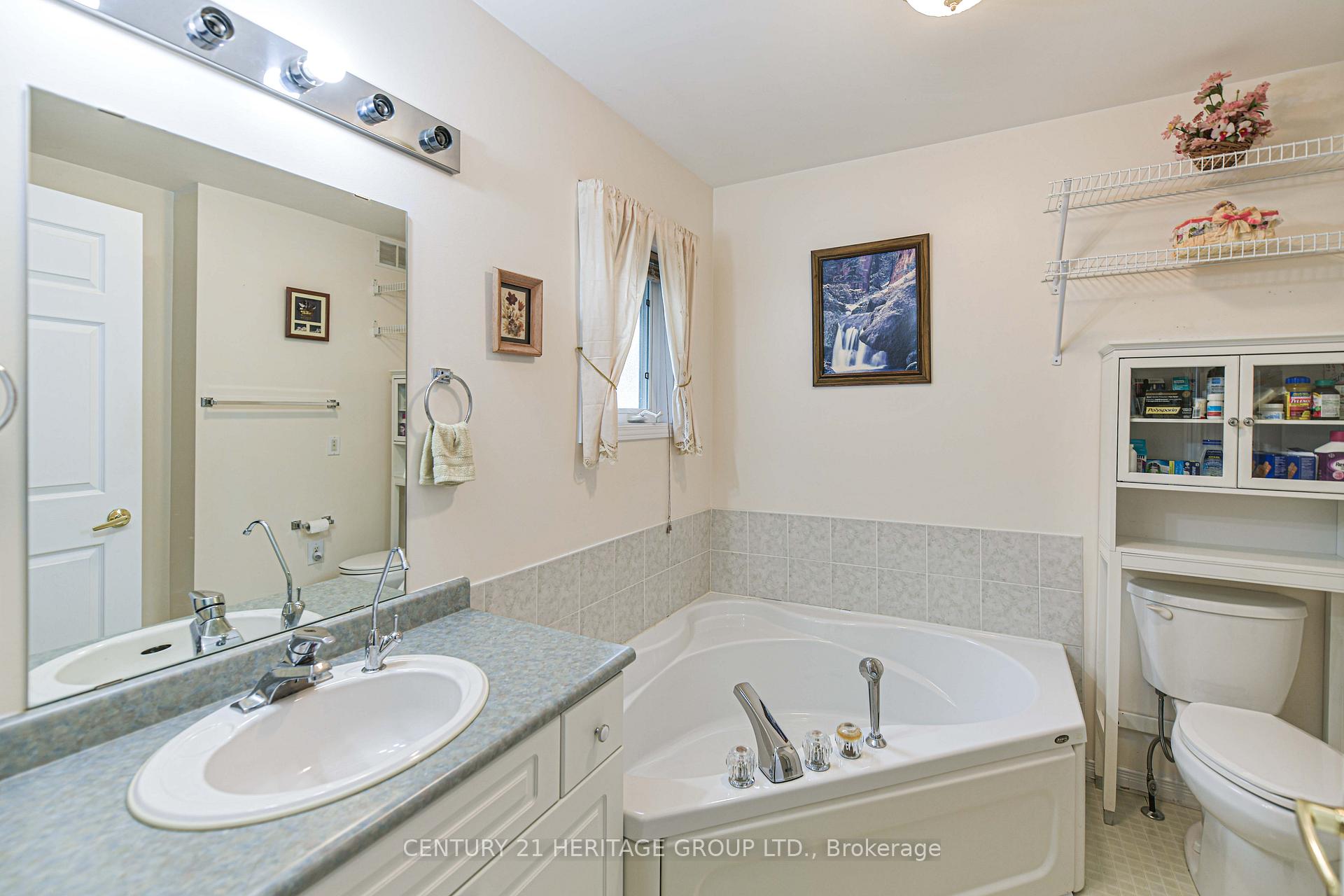 Photo 21 of 19 Springwood Crescent, Gravenhurst, Wood (Gravenhurst) — HOMEH