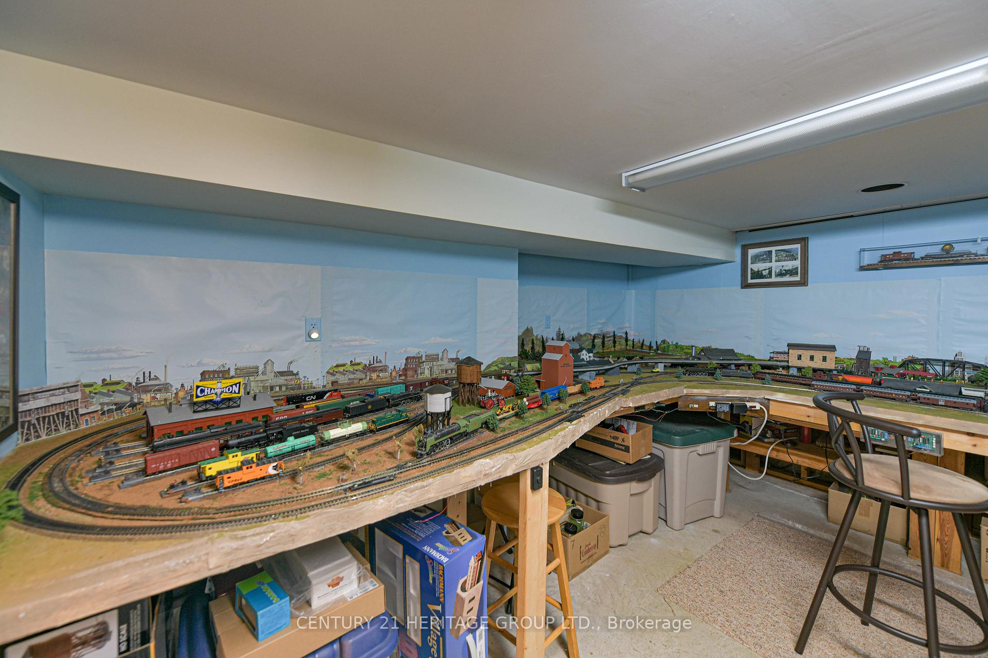 Photo 30 of 19 Springwood Crescent, Gravenhurst, Wood (Gravenhurst) — HOMEH
