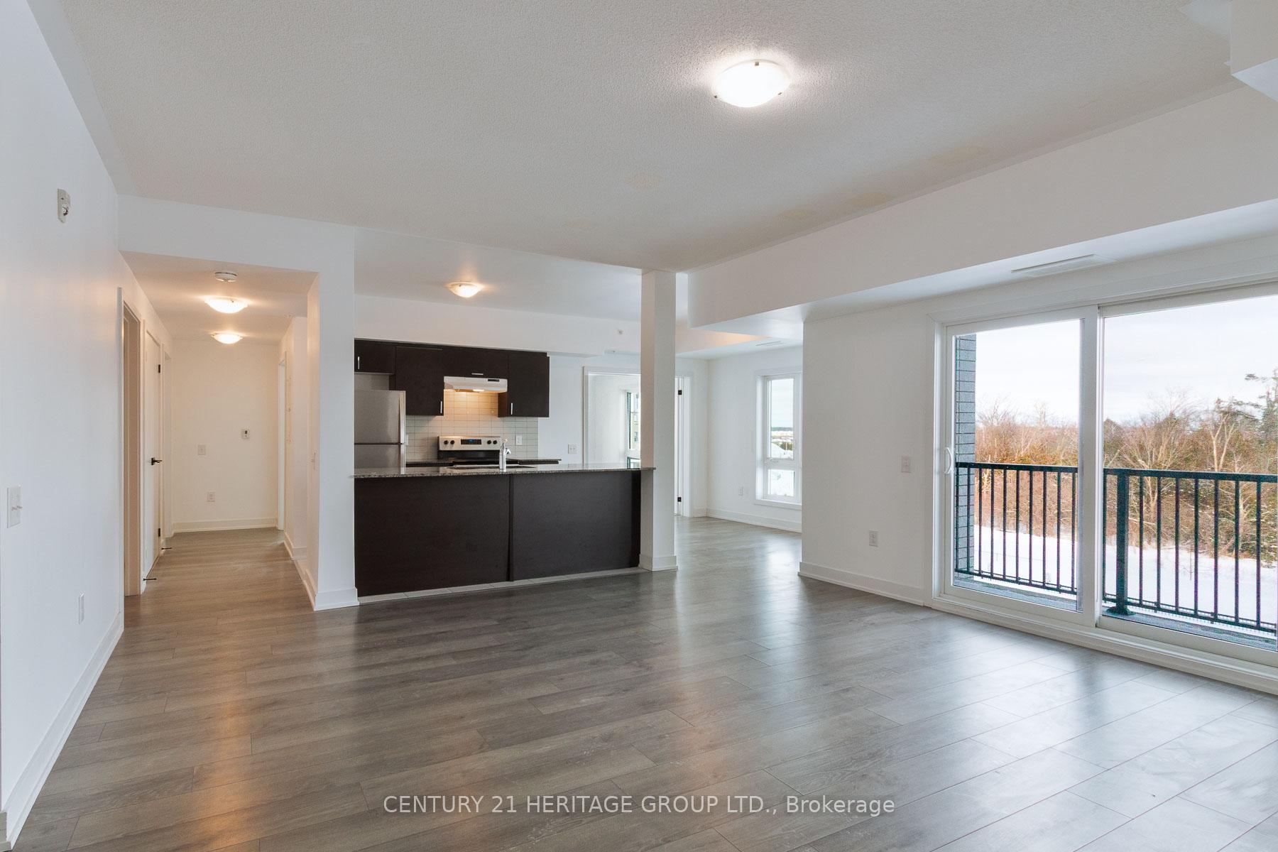 Photo 2 of Unit 201, 10 Culinary Lane, Barrie, Rural Barrie Southeast — HOMEH