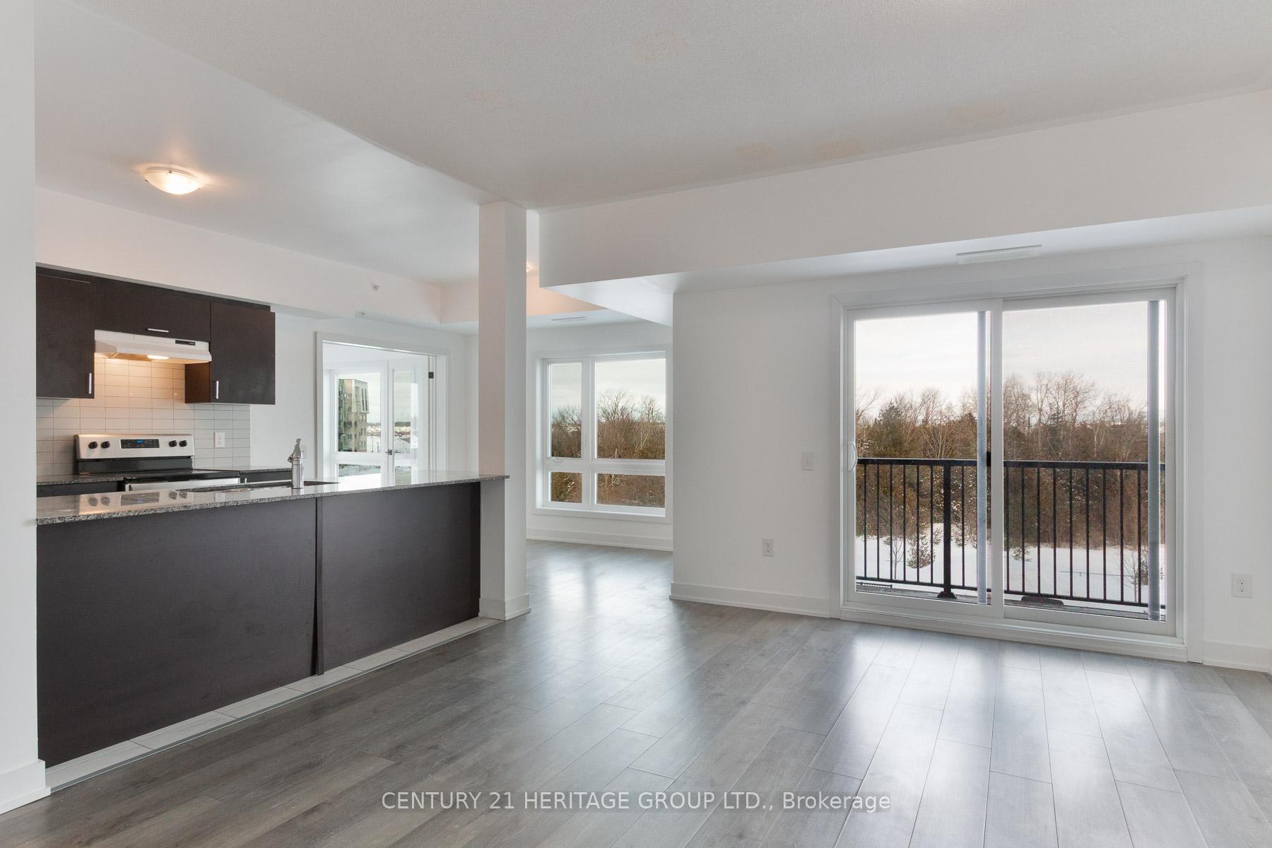 Photo 3 of Unit 201, 10 Culinary Lane, Barrie, Rural Barrie Southeast — HOMEH