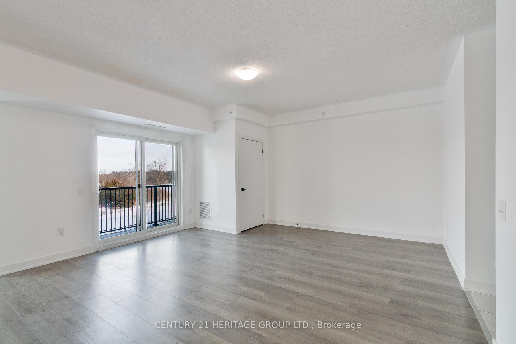 Photo 4 of Unit 201, 10 Culinary Lane, Barrie, Rural Barrie Southeast — HOMEH