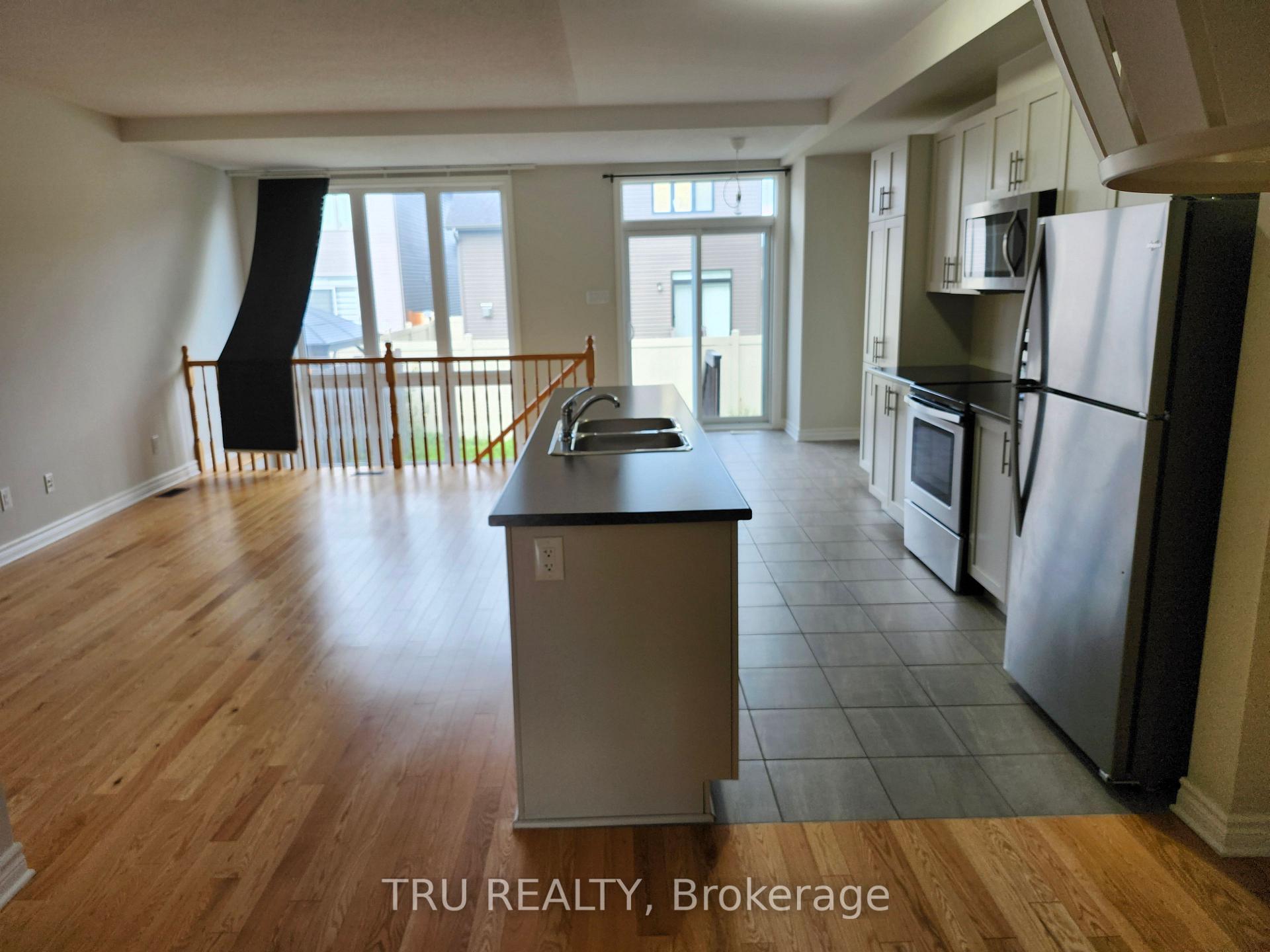 Photo 3 of 1146 Beckett Crescent, Ottawa, Stittsville (South) — HOMEH