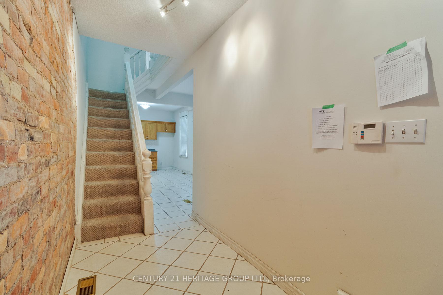Photo 3 of 27 Tisdale Street N, Hamilton, Beasley — HOMEH