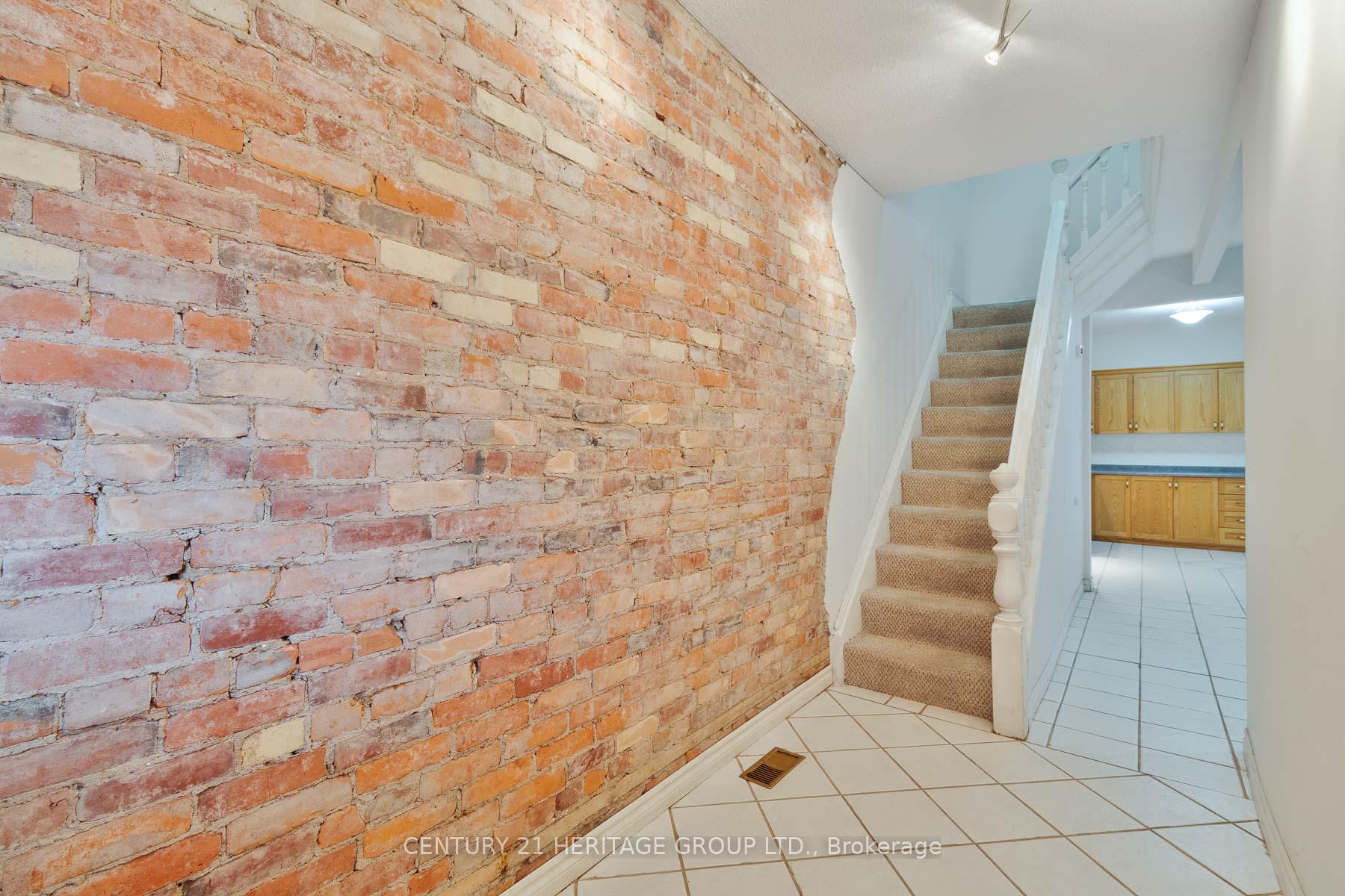 Photo 4 of 27 Tisdale Street N, Hamilton, Beasley — HOMEH