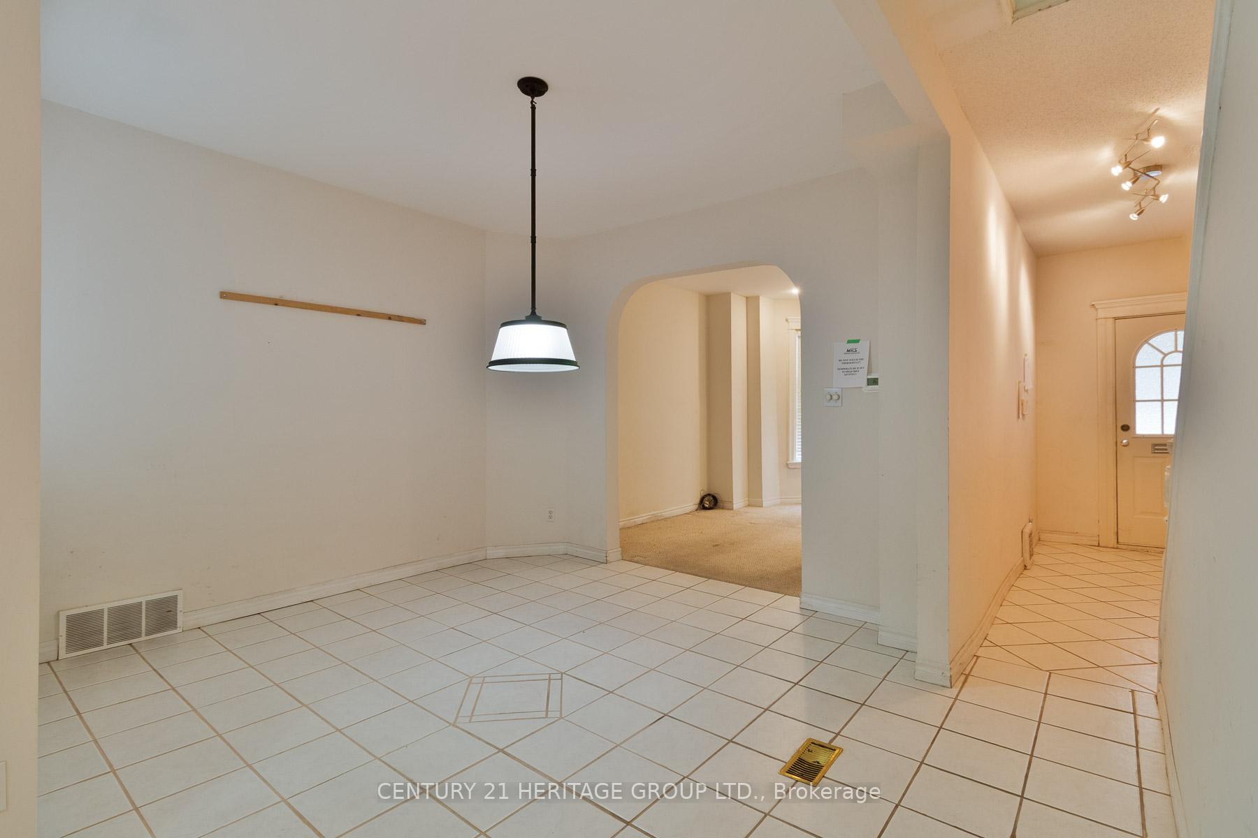 Photo 5 of 27 Tisdale Street N, Hamilton, Beasley — HOMEH