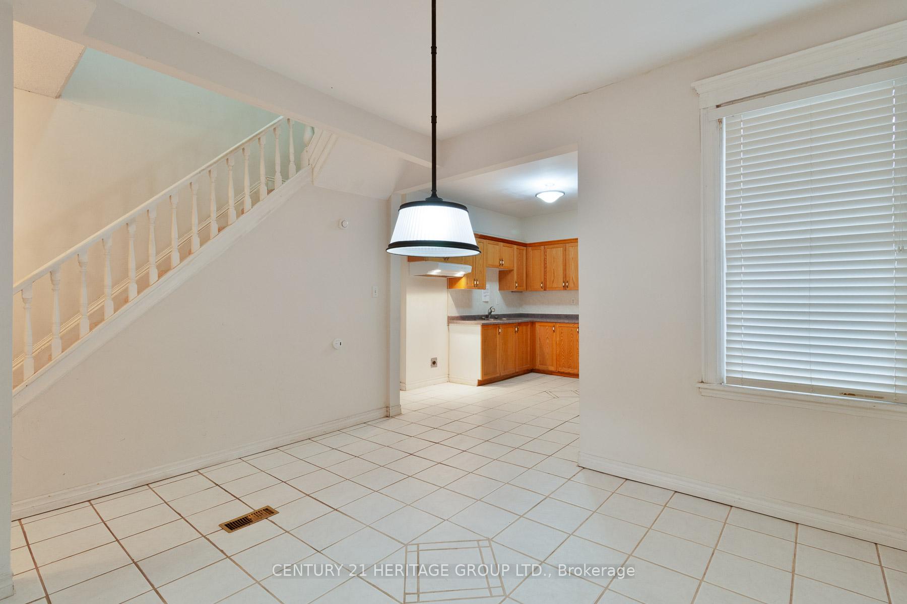 Photo 9 of 27 Tisdale Street N, Hamilton, Beasley — HOMEH