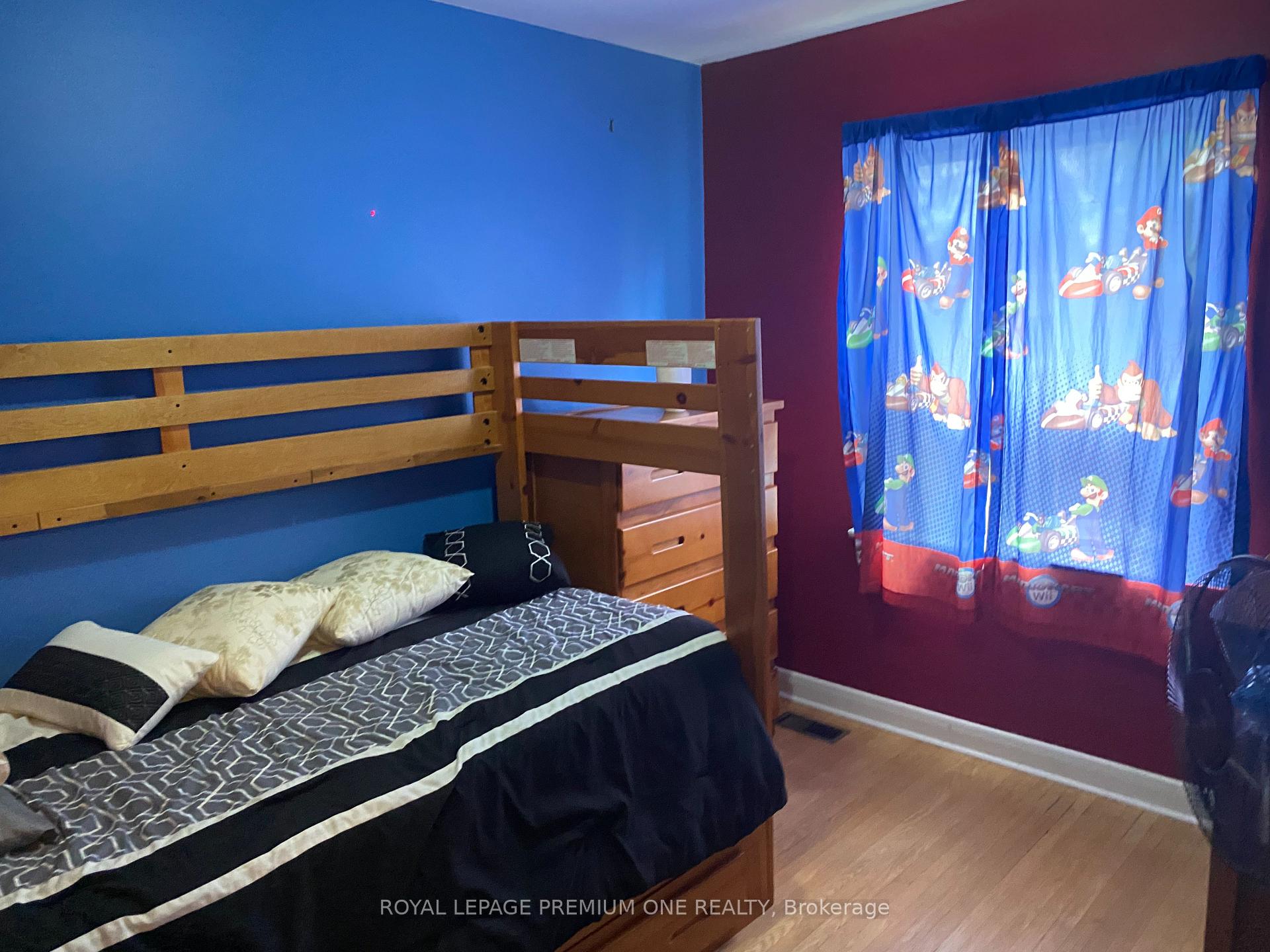 Photo 8 of 73 Kanarick Crescent, North York, Glenfield-Jane Heights — HOMEH