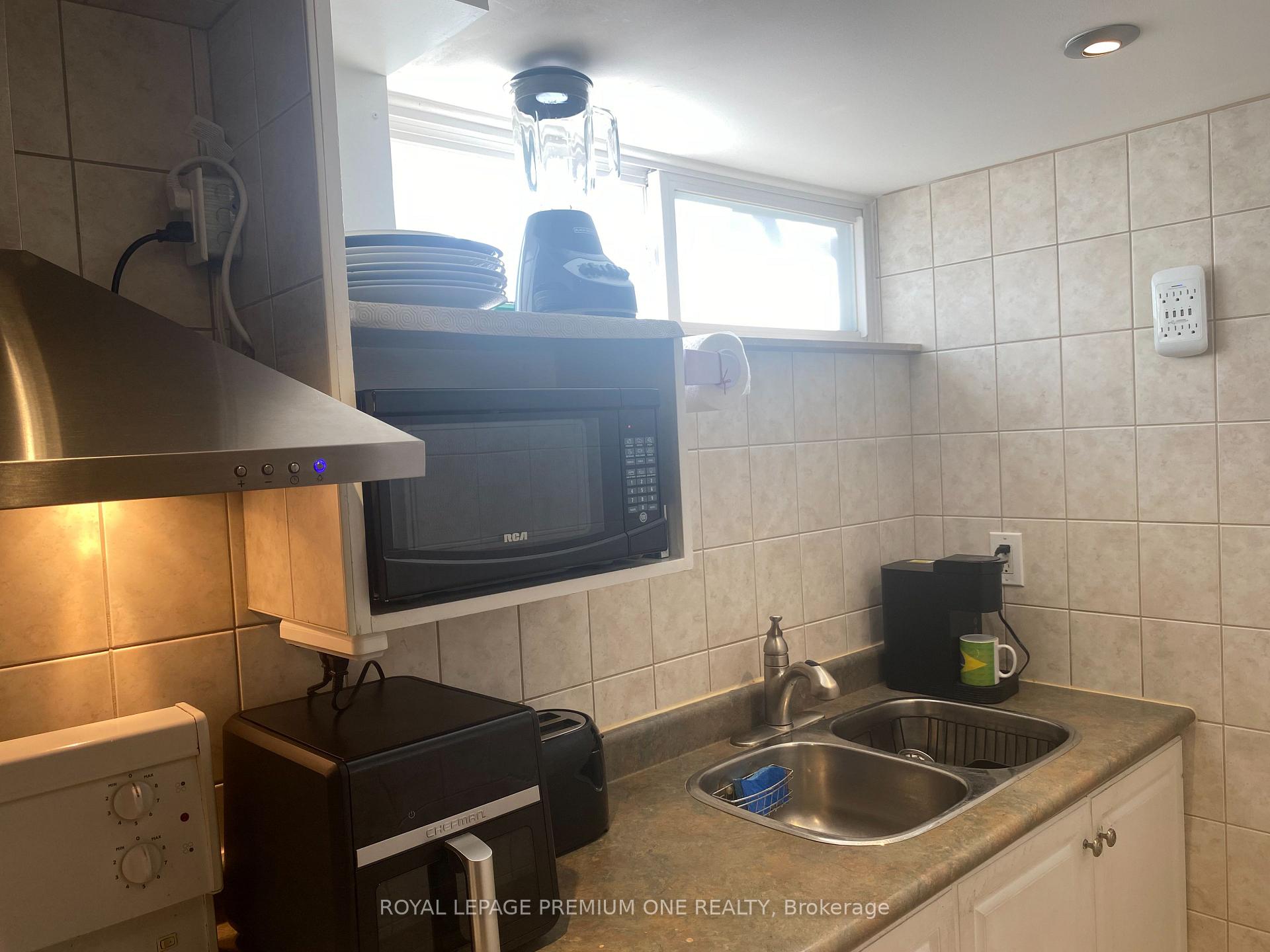 Photo 13 of 73 Kanarick Crescent, North York, Glenfield-Jane Heights — HOMEH