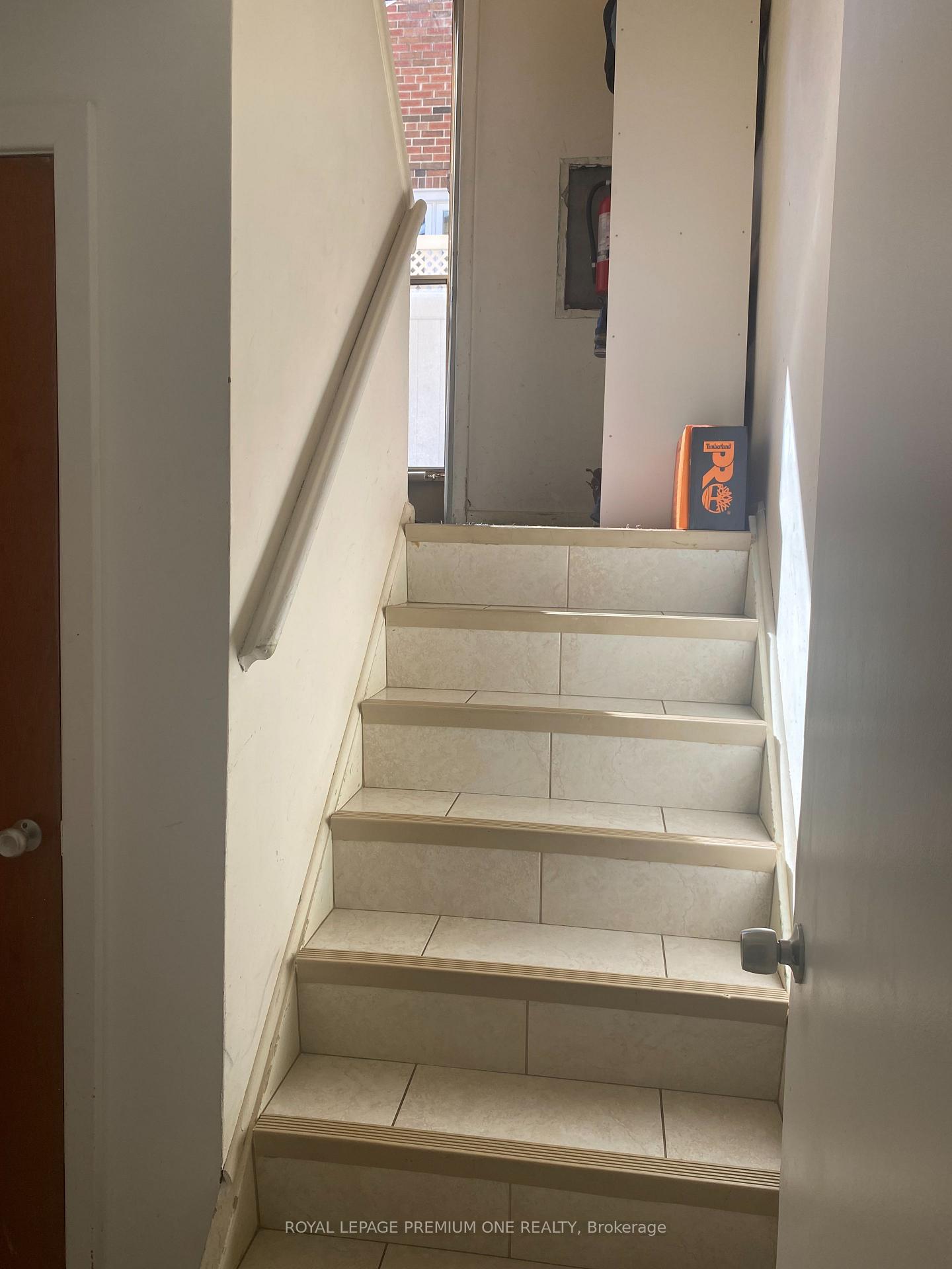 Photo 16 of 73 Kanarick Crescent, North York, Glenfield-Jane Heights — HOMEH