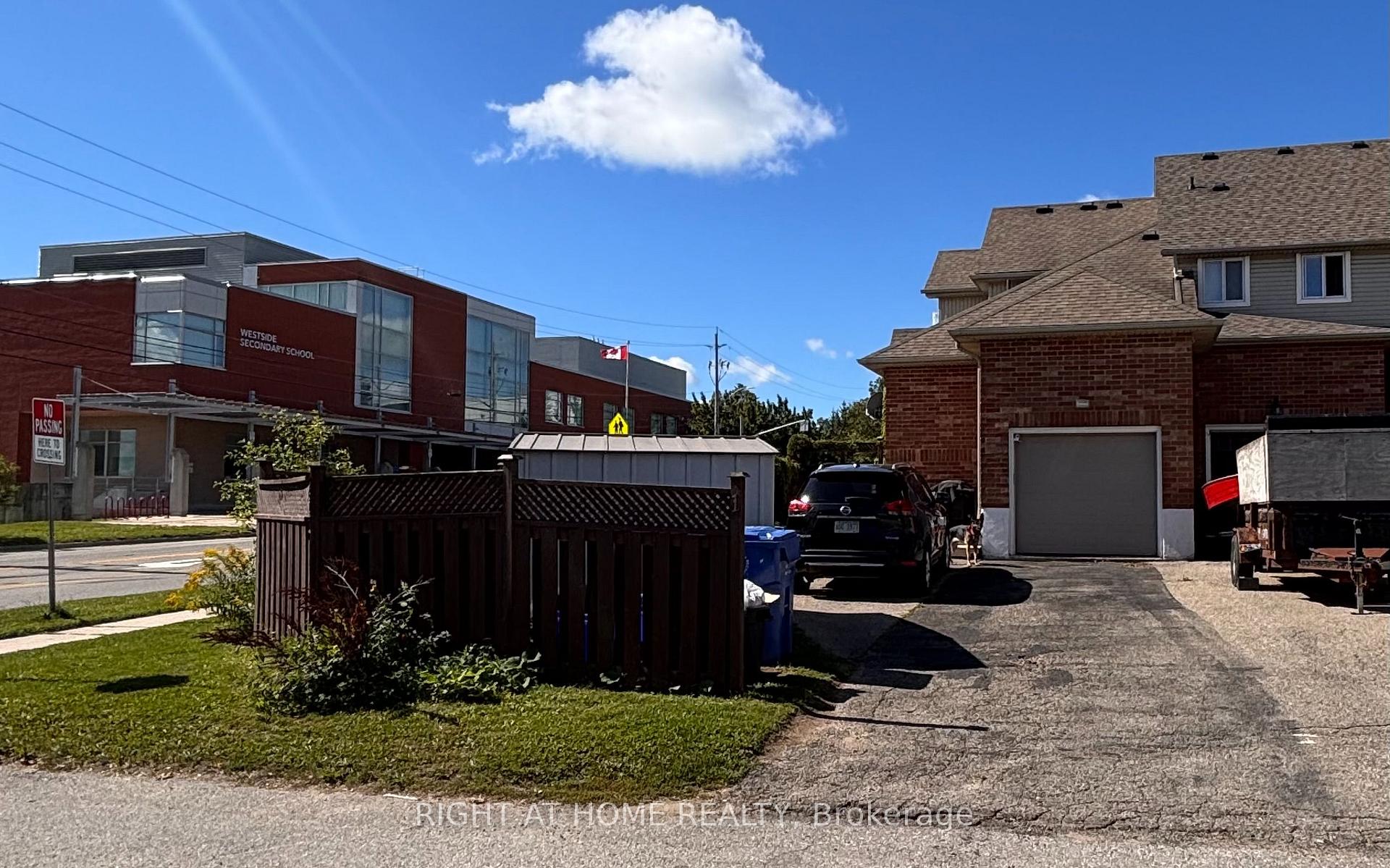 Photo 5 of 1 Montgomery Boulevard, Orangeville — HOMEH